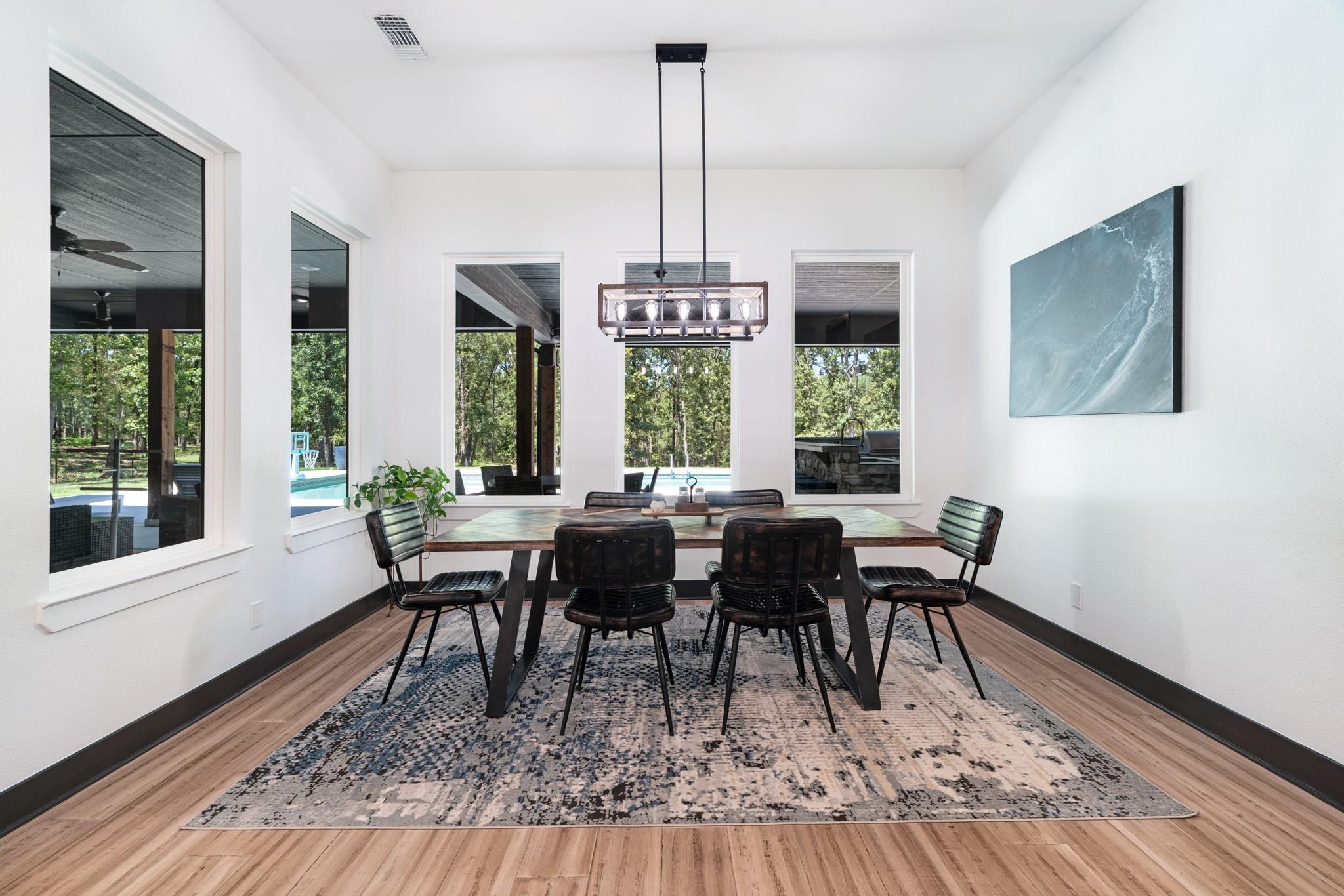 Paris, Texas, 75462, United States, 6 Bedrooms Bedrooms, ,5 BathroomsBathrooms,Residential,For Sale,1982546