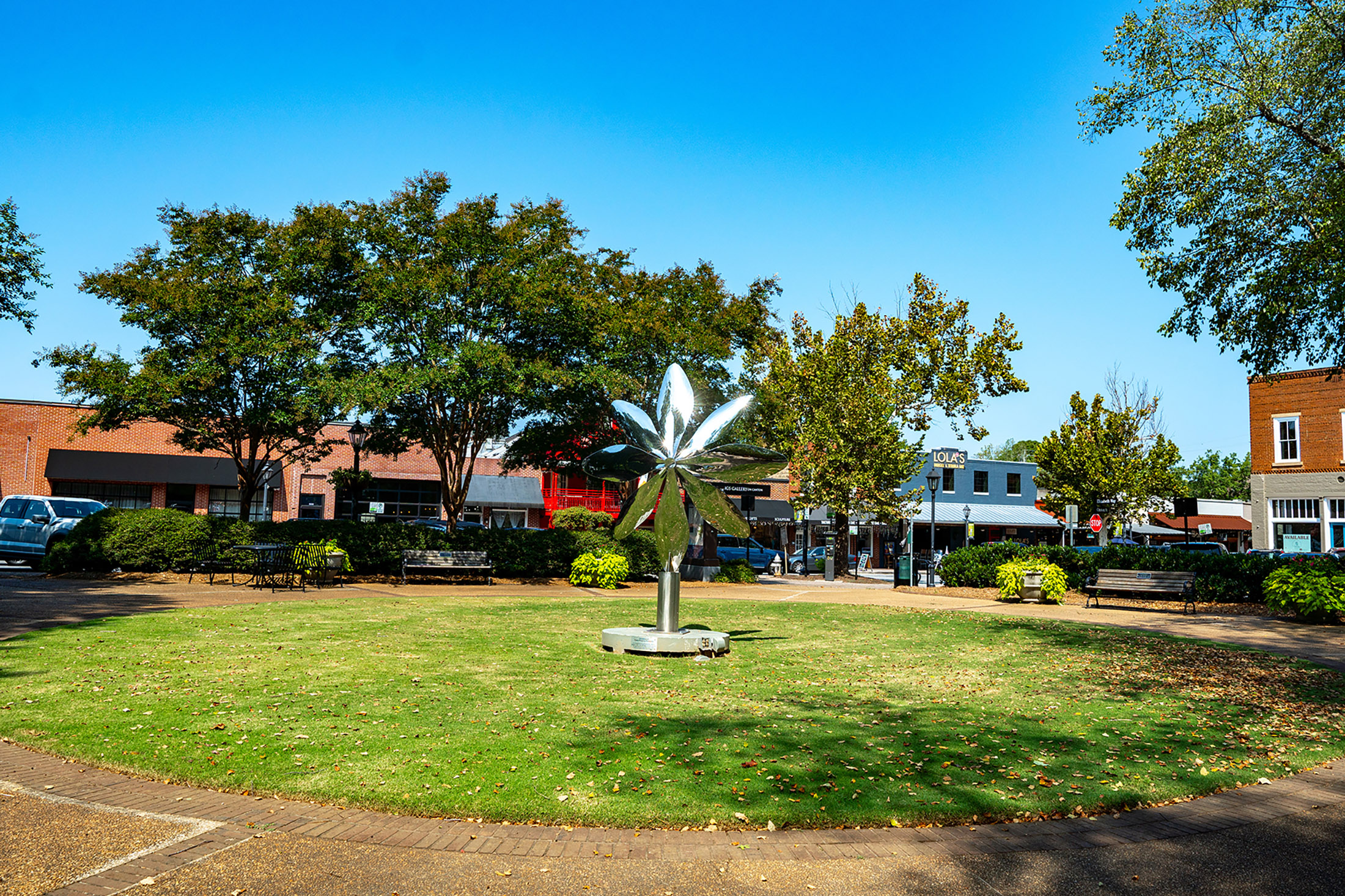  Introducing Another Sophisticated and Well-Crafted Home - 物件實景