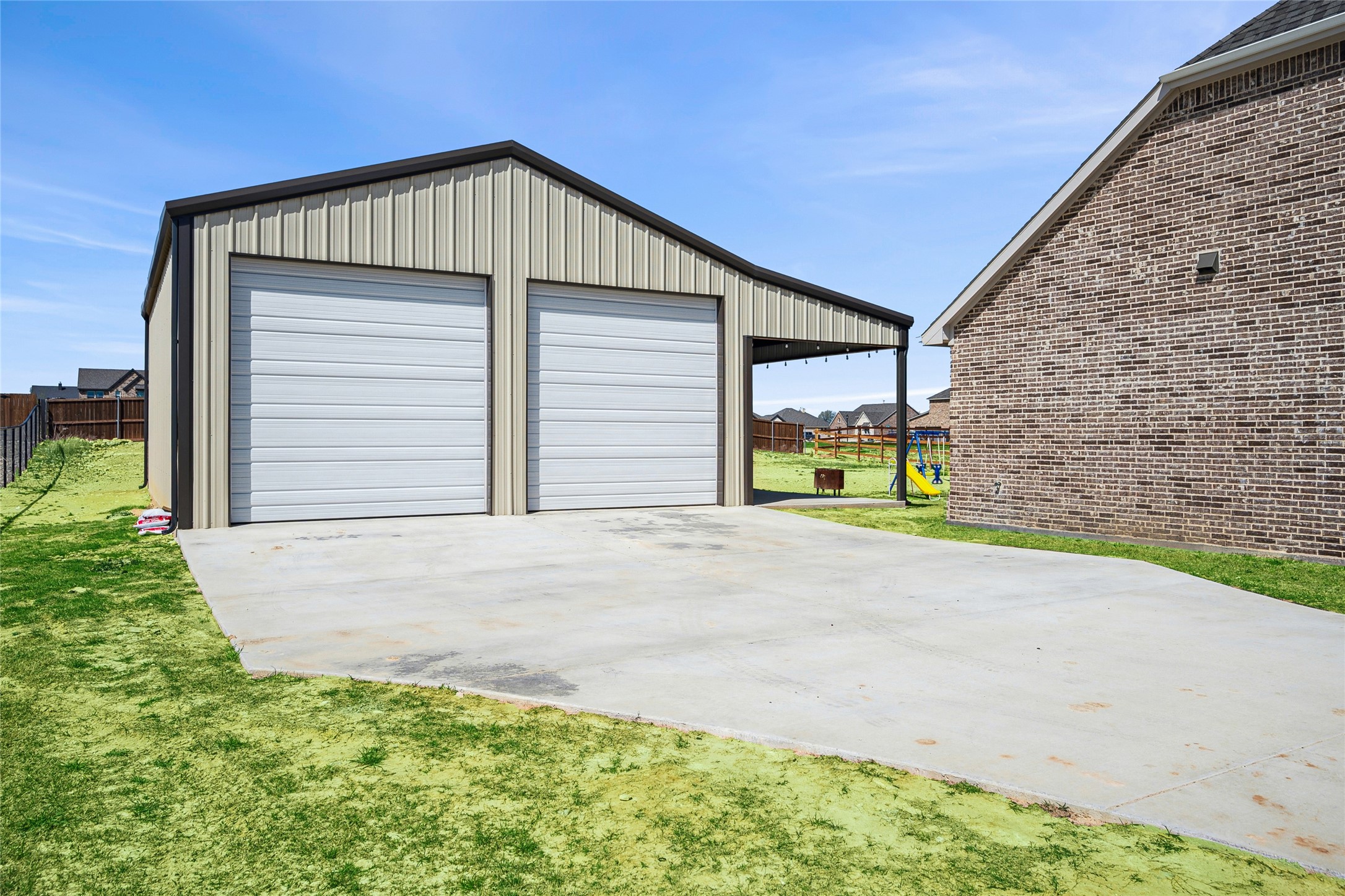 Rhome, Texas, 76078, United States, 4 Bedrooms Bedrooms, ,4 BathroomsBathrooms,Residential,For Sale,1746060
