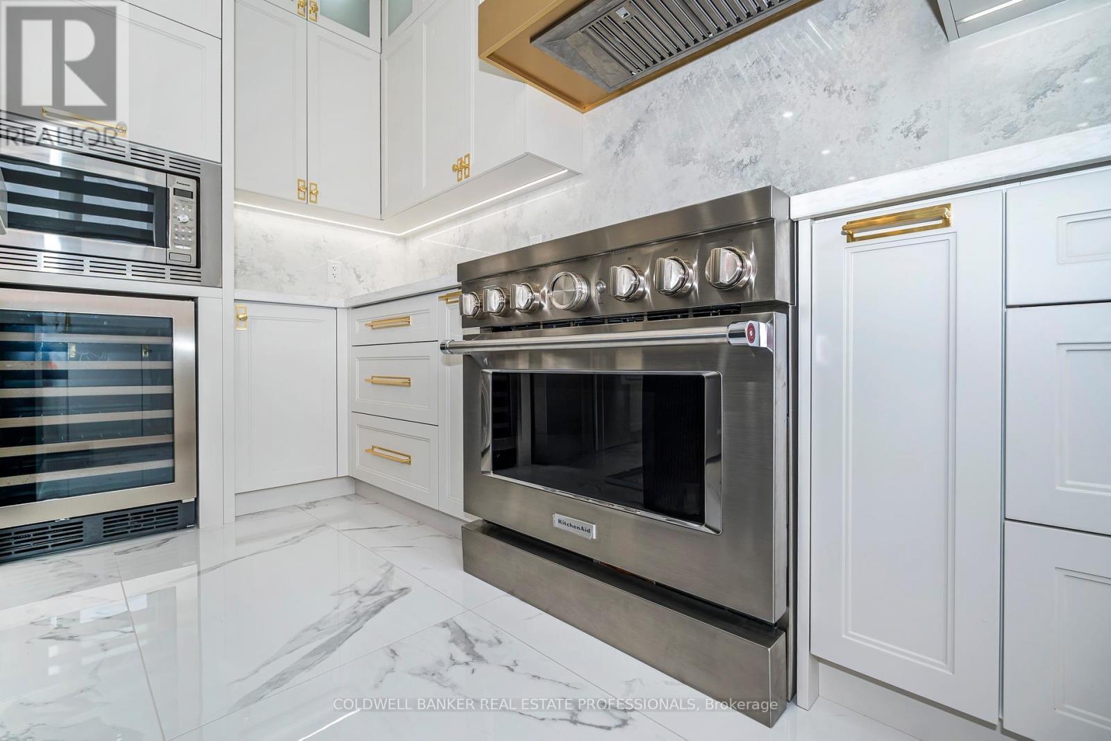 TORONTO (WEXFORD-MARYVALE), Ontario, M1R 3X4, CA, 8 Bedrooms Bedrooms, ,7 BathroomsBathrooms,Residential,For Sale,1951163