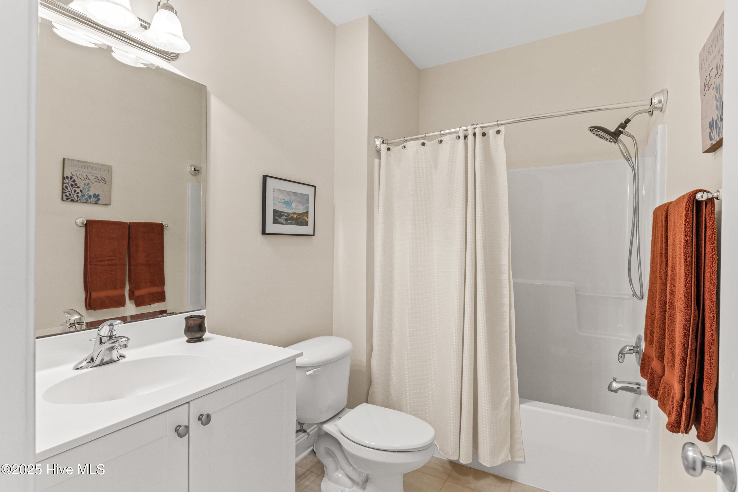 Carolina Beach, North Carolina, 28428, United States, 3 Bedrooms Bedrooms, ,3 BathroomsBathrooms,Residential,For Sale,1912564