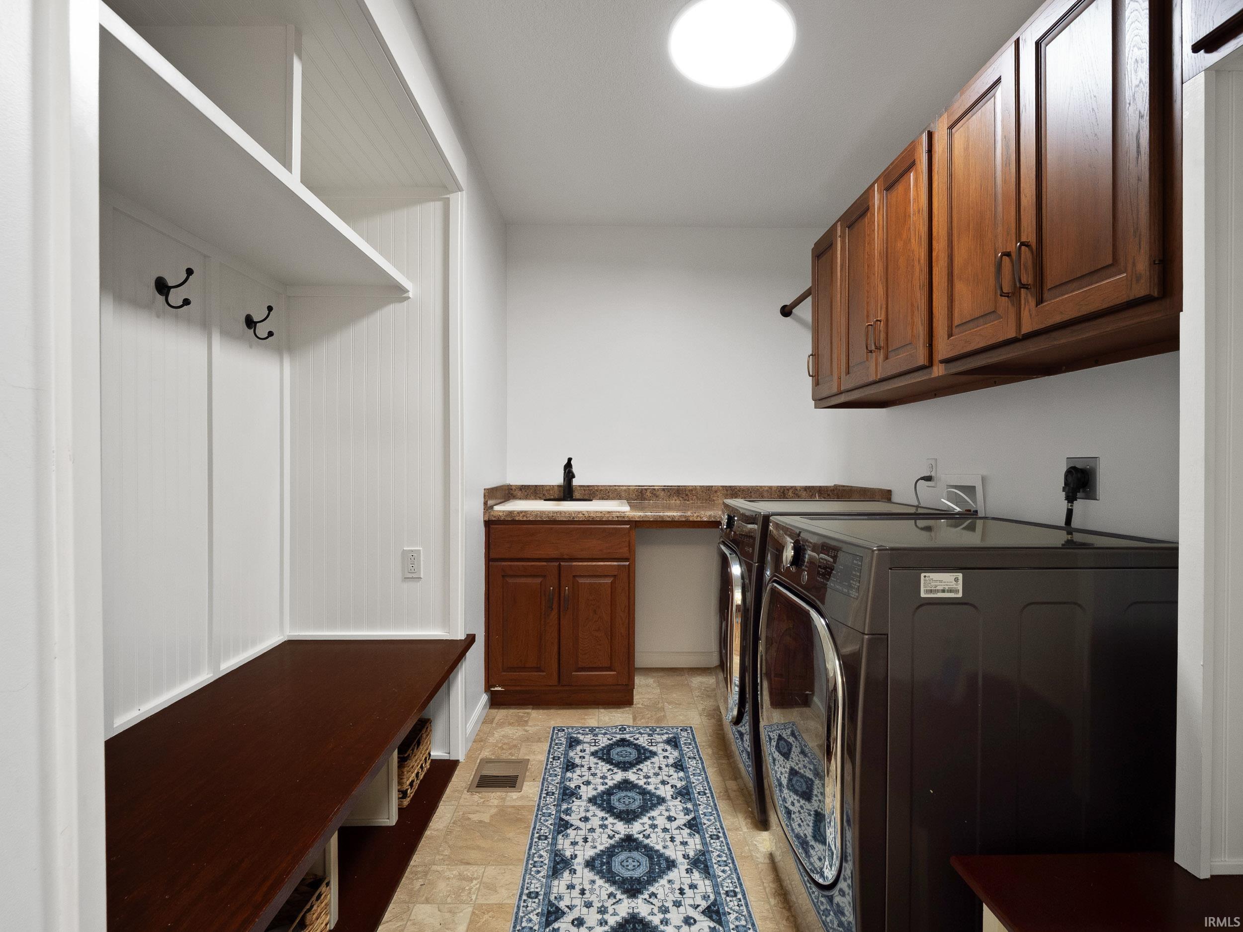 Huntertown, Indiana, 46748, United States, 5 Bedrooms Bedrooms, ,5 BathroomsBathrooms,Residential,For Sale,1982642