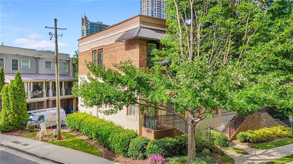 Atlanta, Georgia, 30363, United States, 3 Bedrooms Bedrooms, ,4 BathroomsBathrooms,Residential,For Sale,1896022