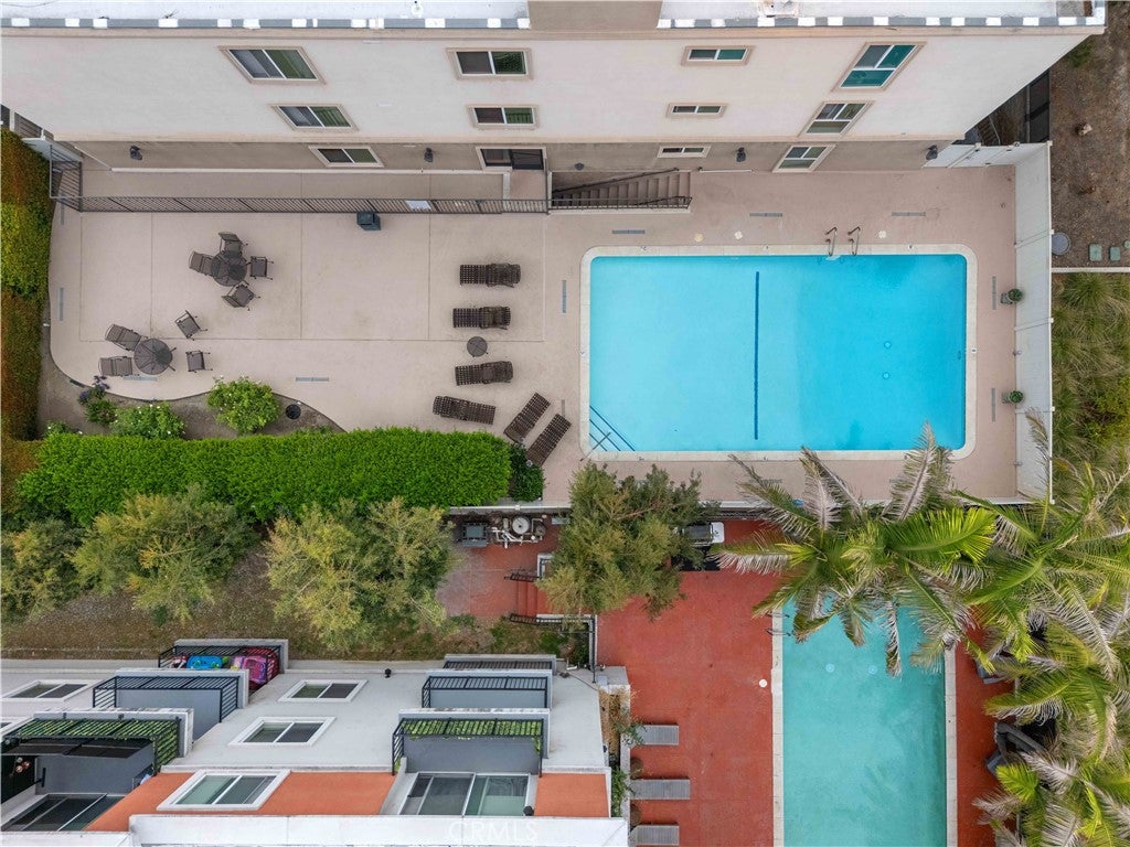 Sherman Oaks, California, 91411, United States, 2 Bedrooms Bedrooms, ,2 BathroomsBathrooms,Residential,For Sale,1847067