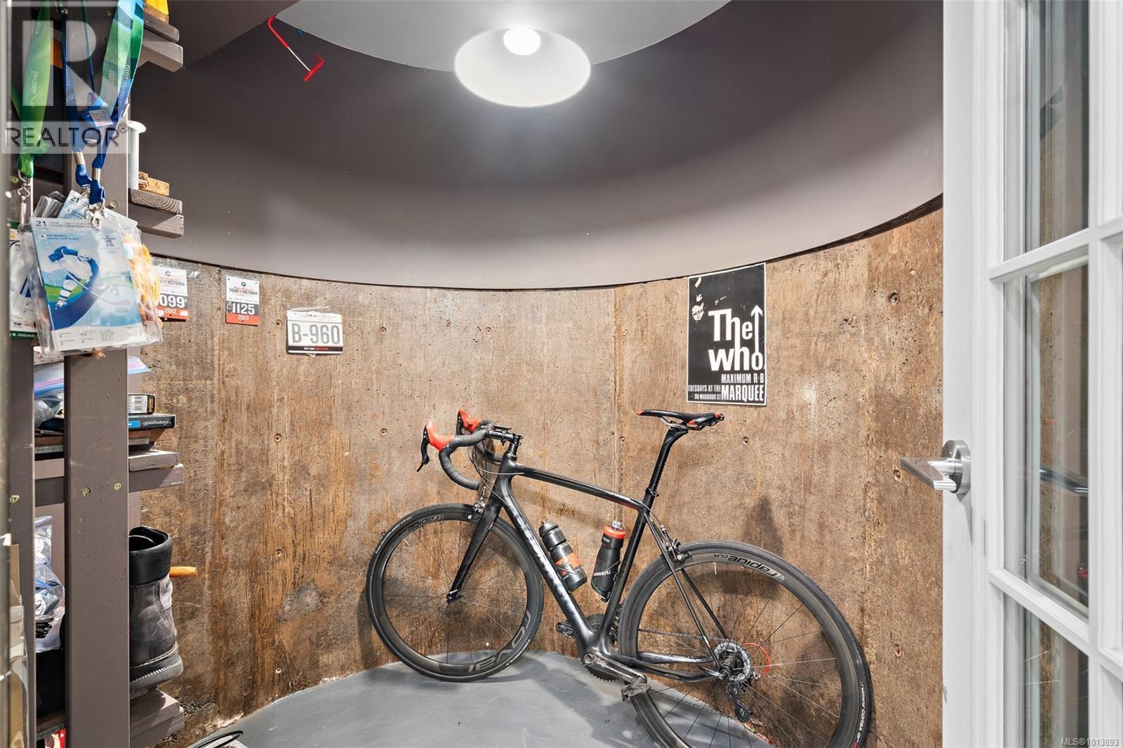 NORTH SAANICH, British Columbia, V8L 5K1, CA, 3 Bedrooms Bedrooms, ,3 BathroomsBathrooms,Residential,For Sale,1951213