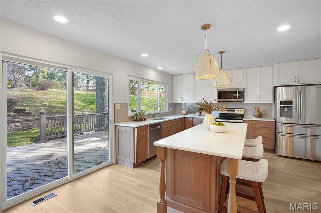 Ellisville, Missouri, 63011, United States, 4 Bedrooms Bedrooms, ,3 BathroomsBathrooms,Residential,For Sale,1989031