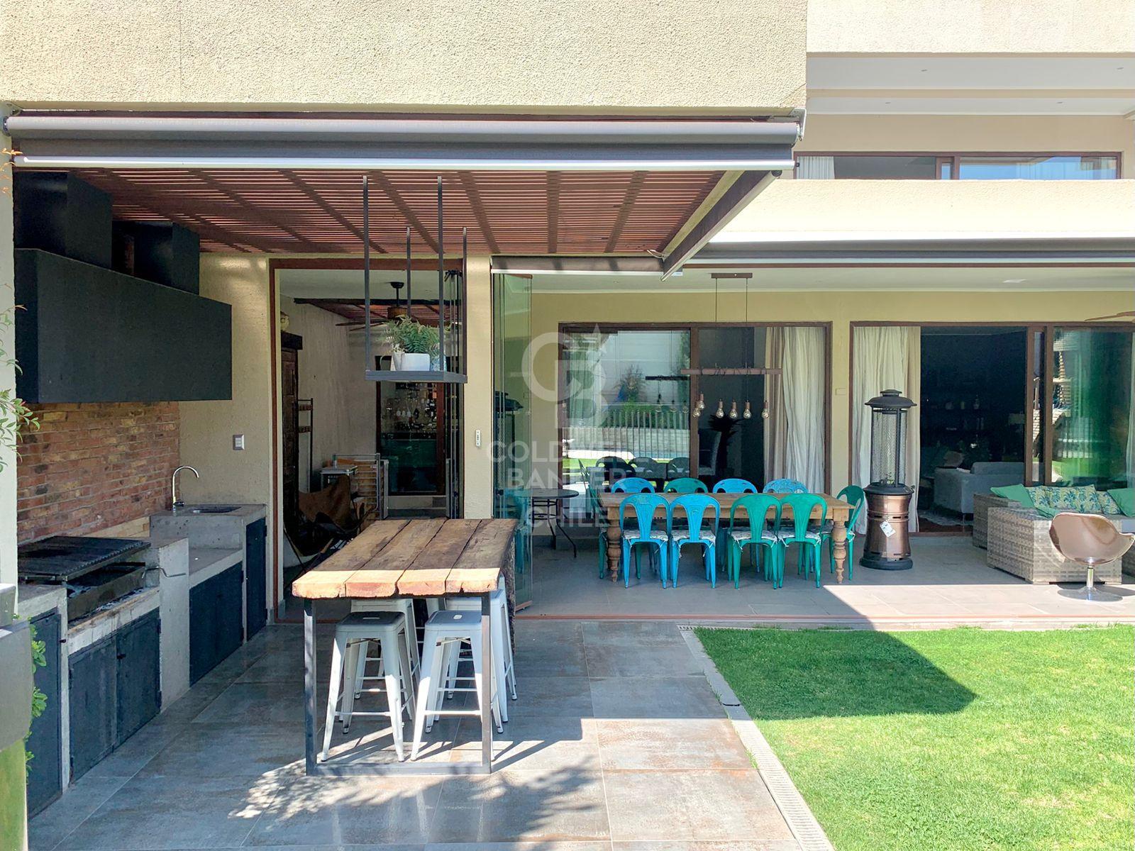 Lo Barnechea, Chile, 7 Bedrooms Bedrooms, ,5 BathroomsBathrooms,Residential,For Sale,1955589