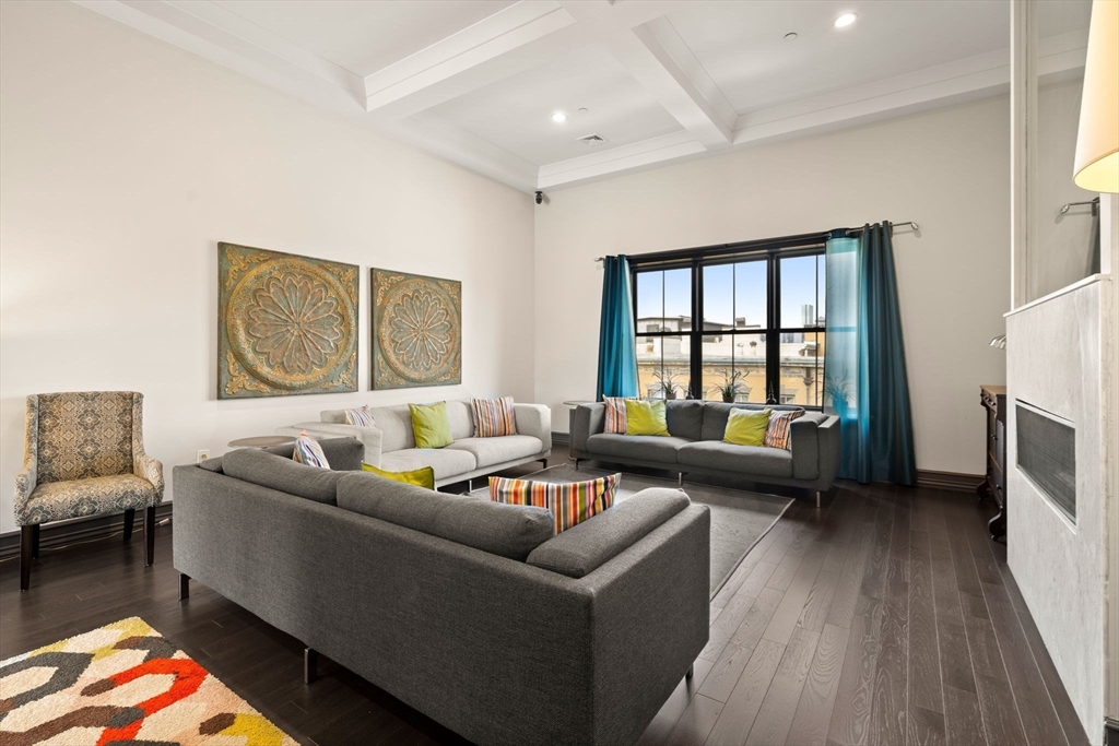 Boston, Massachusetts, 02127, United States, 2 Bedrooms Bedrooms, ,2 BathroomsBathrooms,Residential,For Sale,1999674