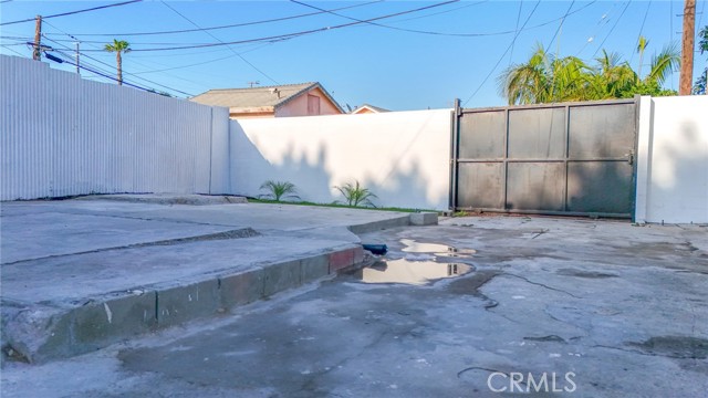 Los Angeles, California, 90002, United States, 3 Bedrooms Bedrooms, ,2 BathroomsBathrooms,Residential,For Sale,1928676