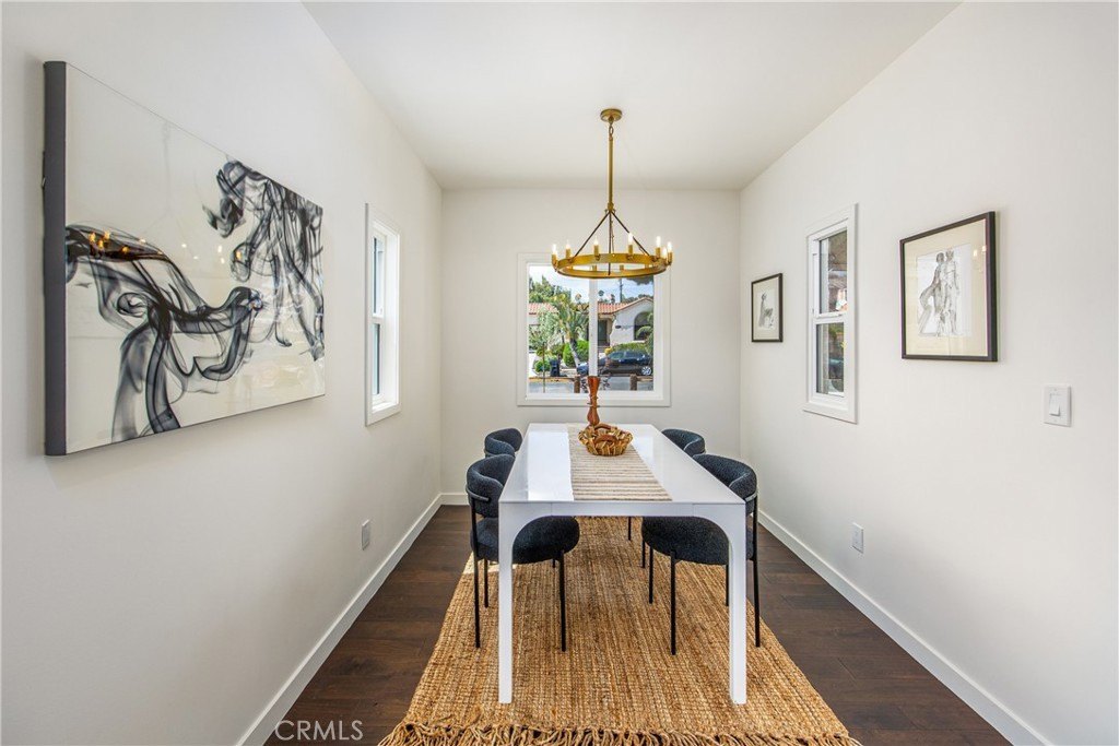 Los Angeles, California, 90043, United States, 3 Bedrooms Bedrooms, ,2 BathroomsBathrooms,Residential,For Sale,1986157