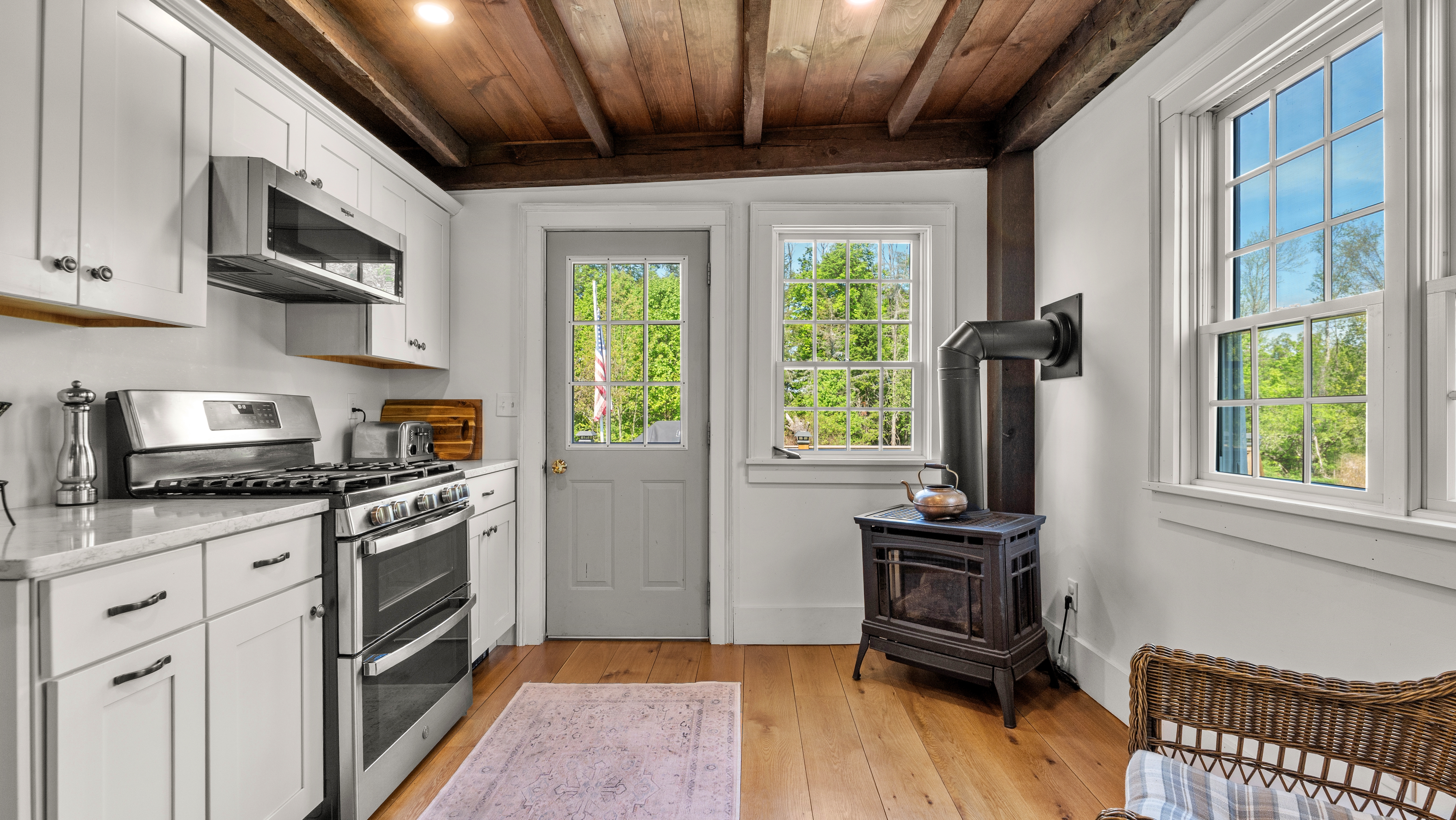  Historic Restored Berkshire Farmhouse on 3 Acres - 物件實景