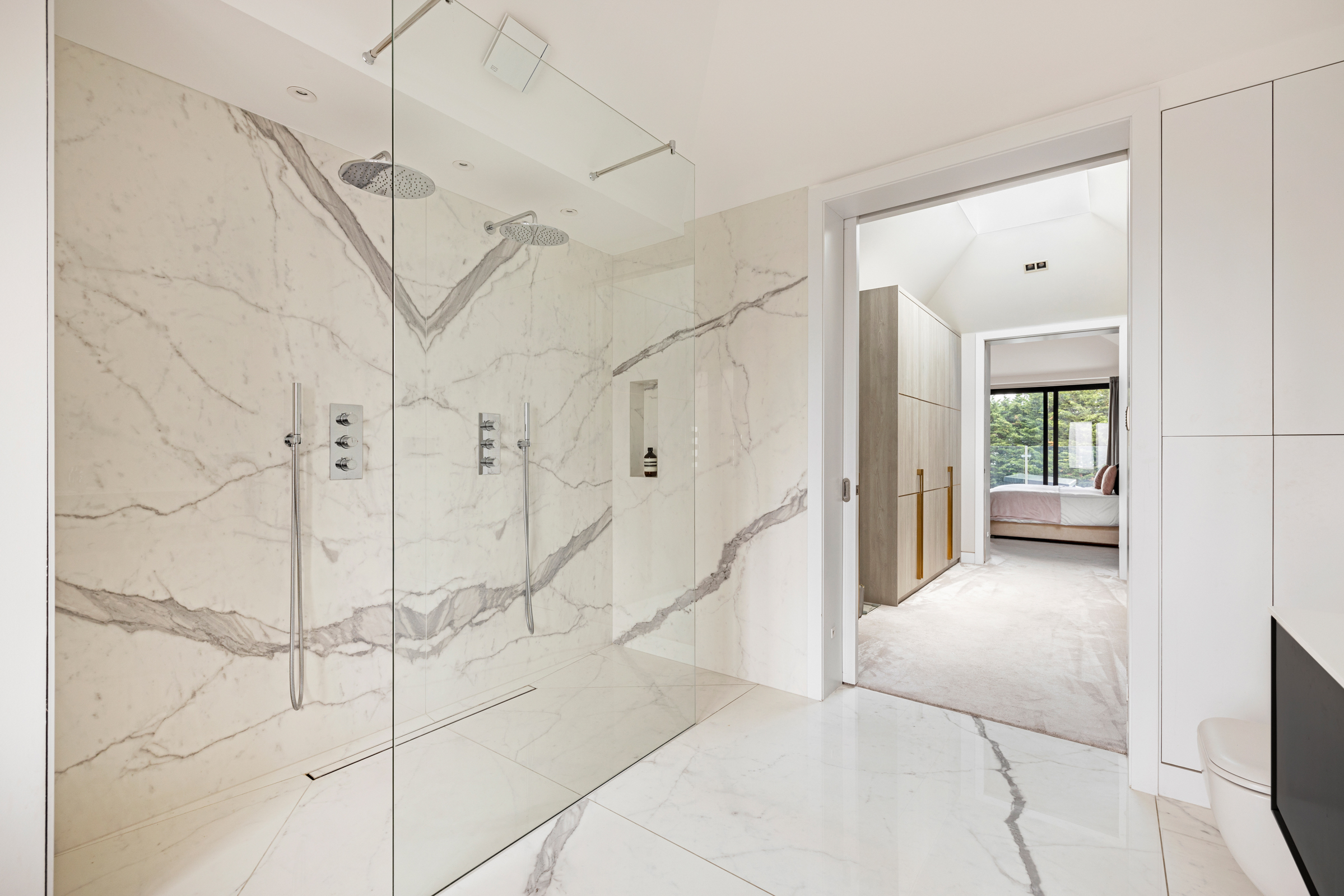  A seven-bedroom contemporary house built around a century-old olive tree - 物件實景