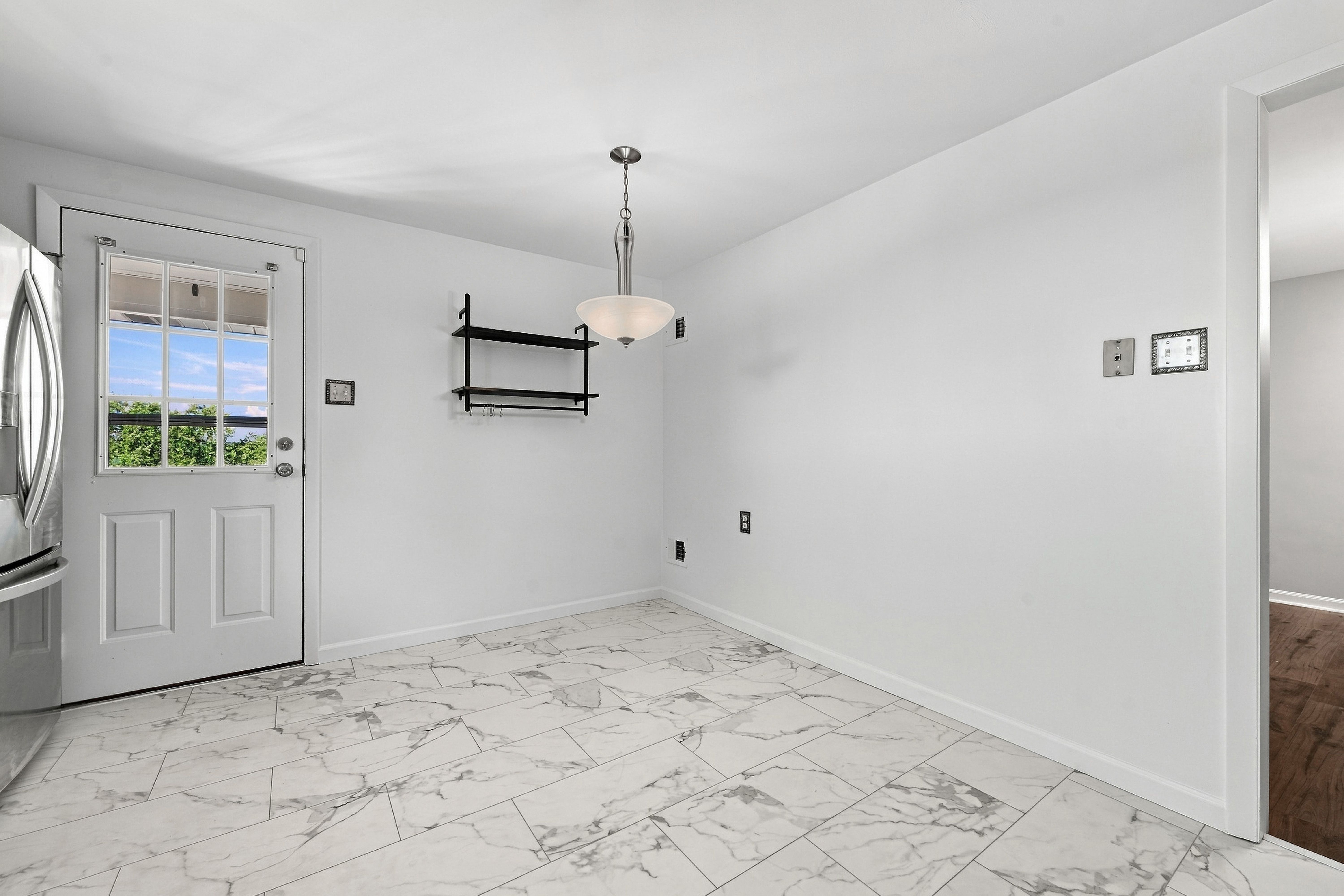  16 South Rolling Hills Avenue, Irwin, PA 15642 - 物件實景