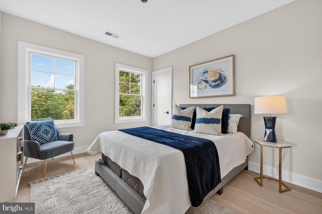 Kensington, Maryland, 20895, United States, 5 Bedrooms Bedrooms, ,5 BathroomsBathrooms,Residential,For Sale,2048532