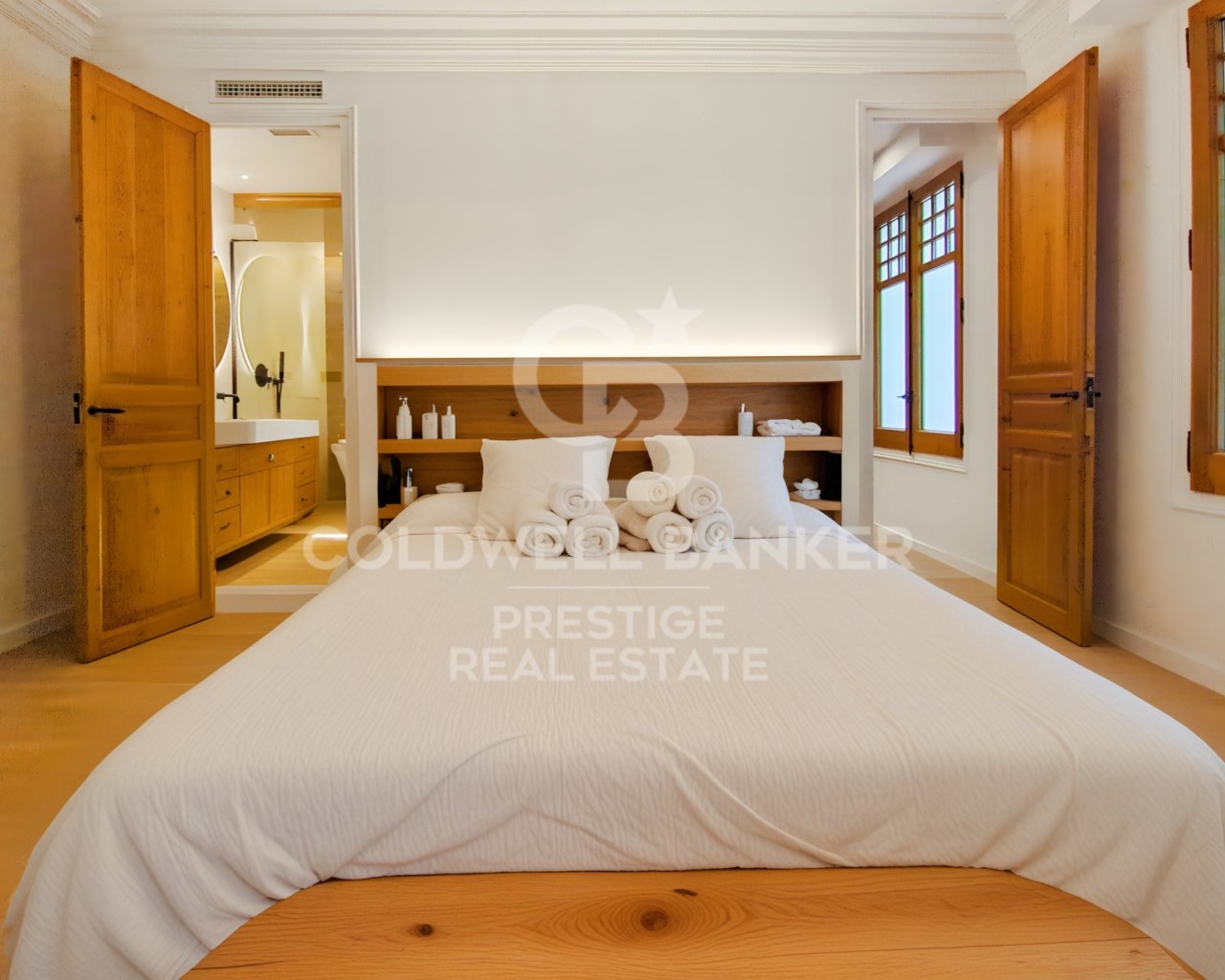 Barcelona, Catalonia, ES, 4 Bedrooms Bedrooms, ,2 BathroomsBathrooms,Residential,For Sale,1708054