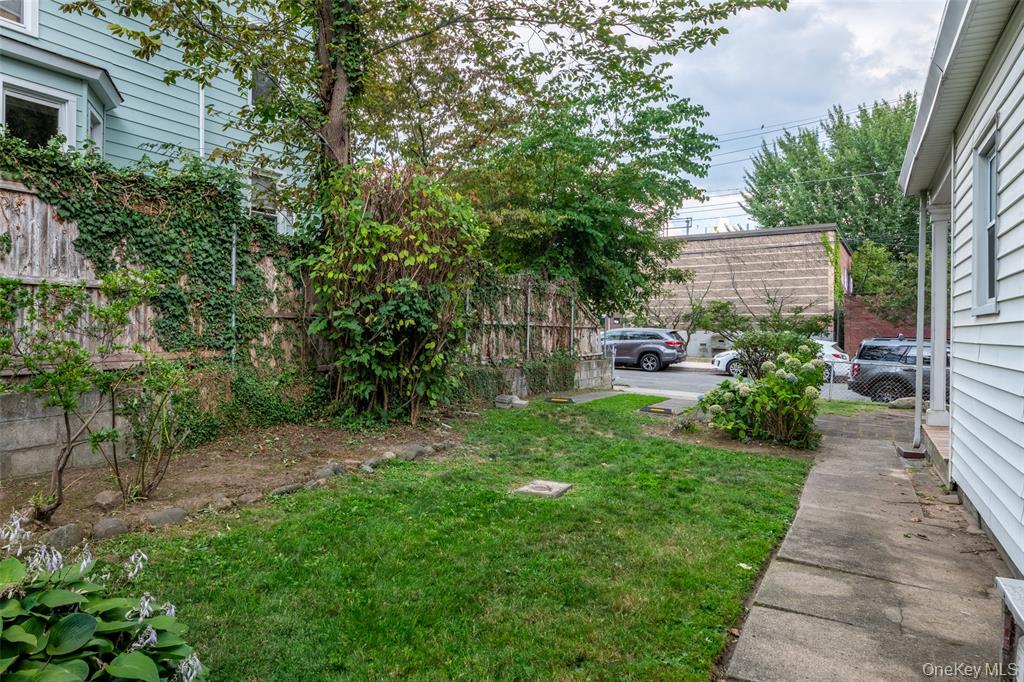 Bronx, New York, 10464, United States, 4 Bedrooms Bedrooms, ,Residential,For Sale,1937282