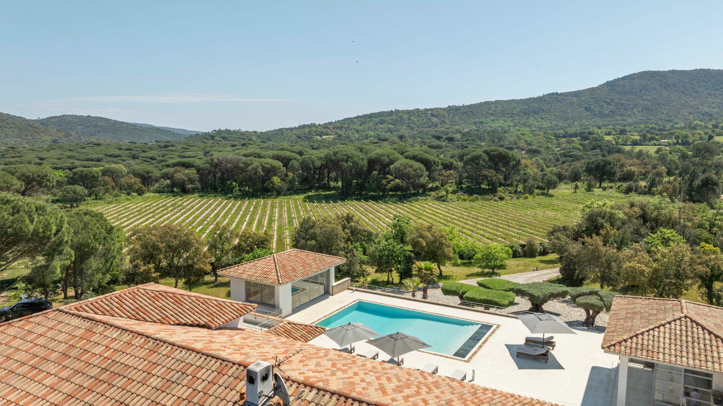  Spacious villa for sale in Plan de la Tour with countryside views and 4 garages - 物件實景