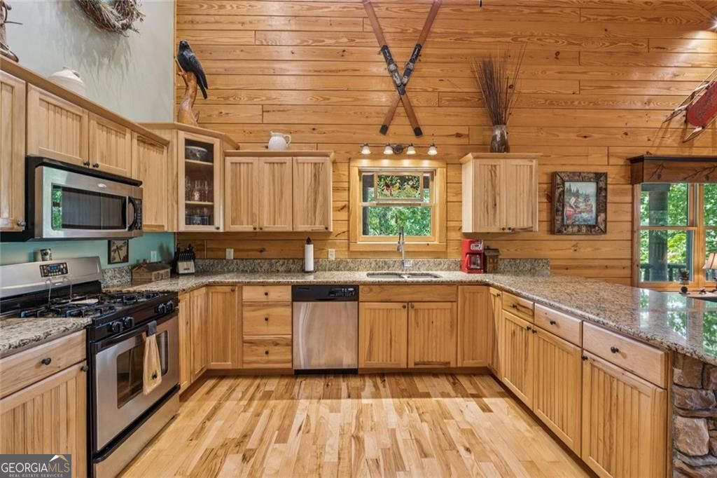 Morganton, Georgia, 30560, United States, 3 Bedrooms Bedrooms, ,3 BathroomsBathrooms,Residential,For Sale,1905376