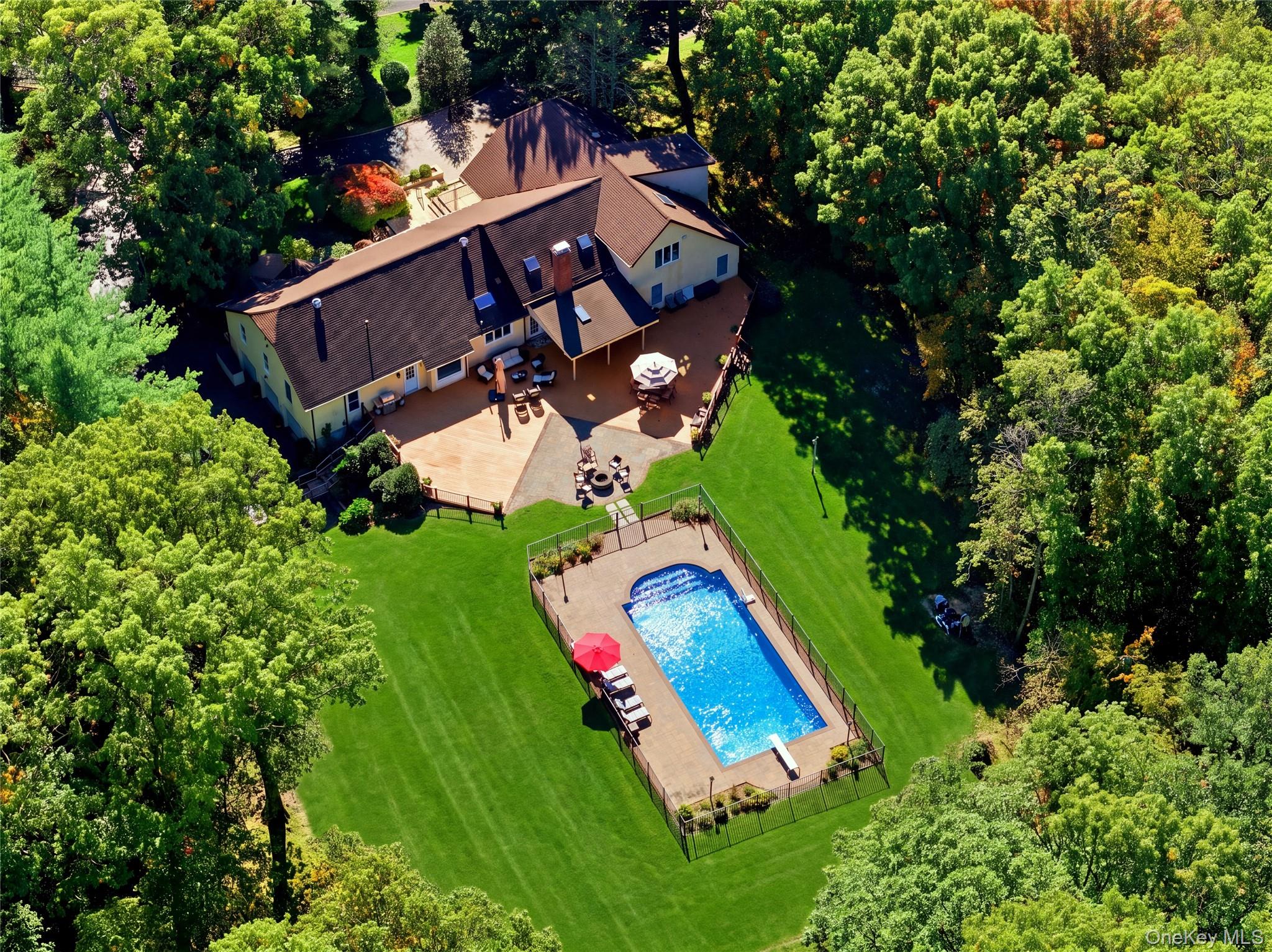 14 Sherwood Gate, Oyster Bay, NY, 11771 - 物件實景
