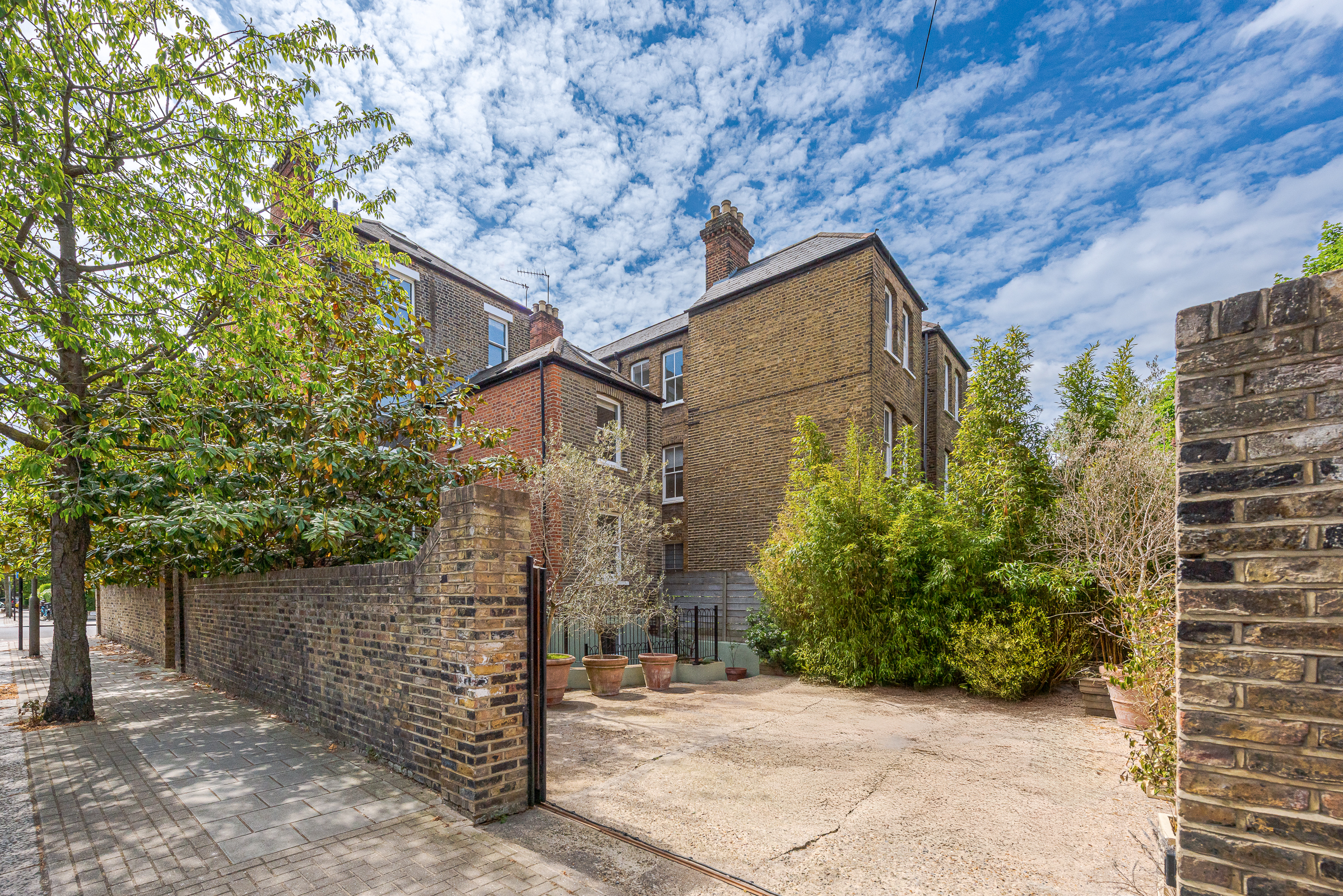  A Detached House on the Doorstep of Battersea Park with Garden and Parking - 物件實景