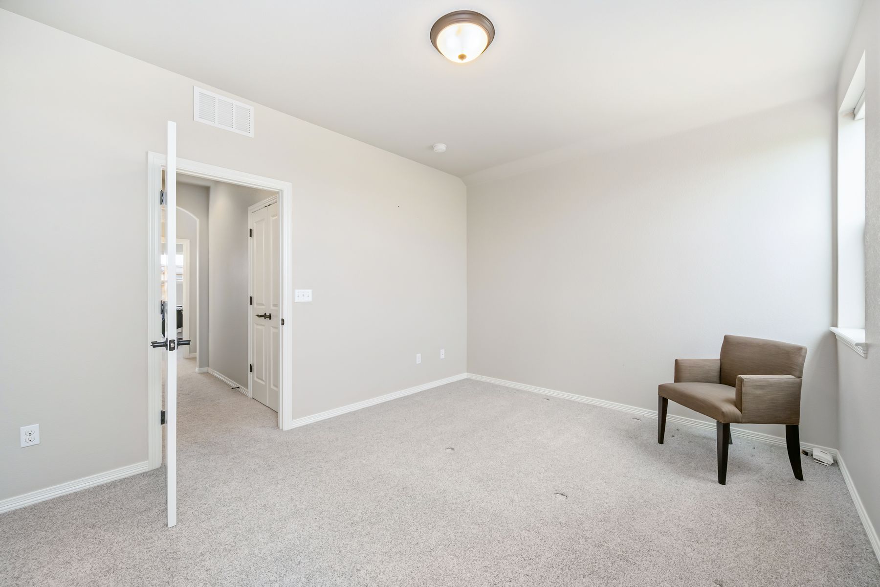  Beautifully Maintained Home in the Highly Sought-After Harmony Ridge Community - 物件實景