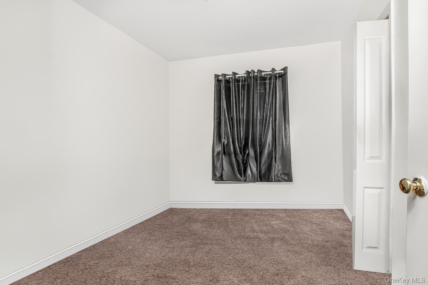 Yonkers, New York, 10701, United States, 3 Bedrooms Bedrooms, ,2 BathroomsBathrooms,Residential,For Sale,2000981