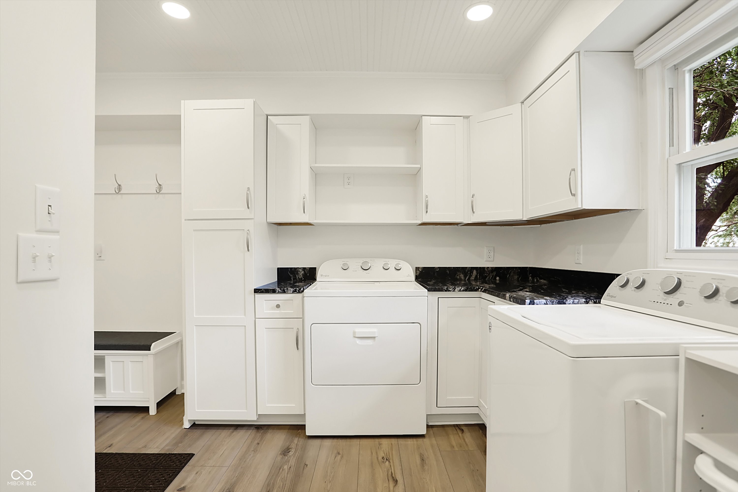 Zionsville, Indiana, 46077, United States, 3 Bedrooms Bedrooms, ,3 BathroomsBathrooms,Residential,For Sale,1975998