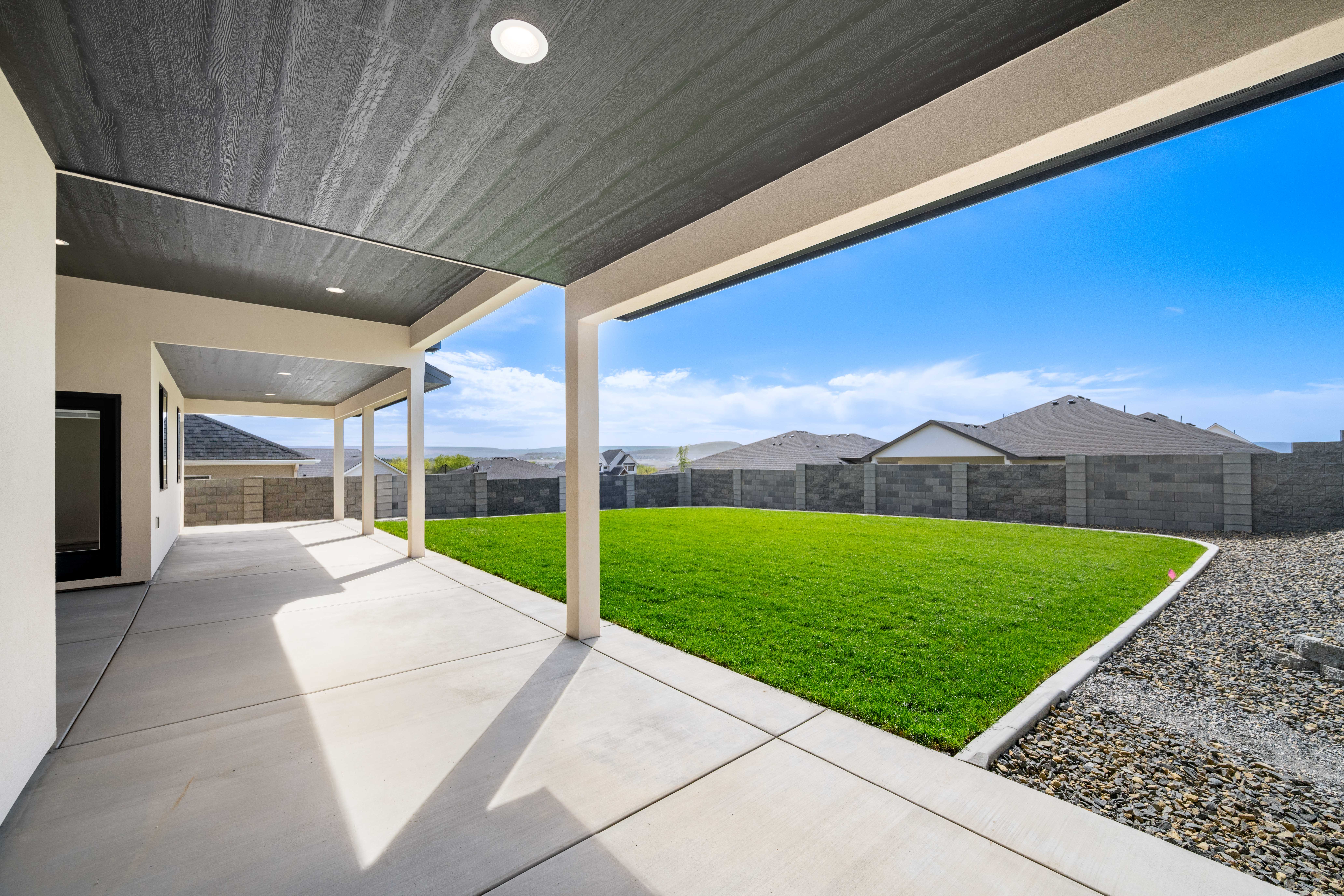 Brand new rambler with bonus room/ South Richland - 物件實景