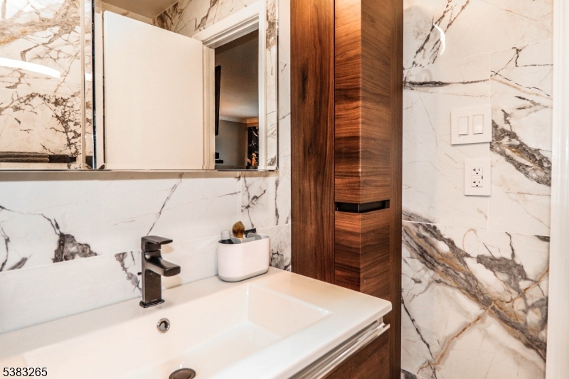 Sayreville Boro, New Jersey, 08859, United States, 2 Bedrooms Bedrooms, ,3 BathroomsBathrooms,Residential,For Sale,1962981