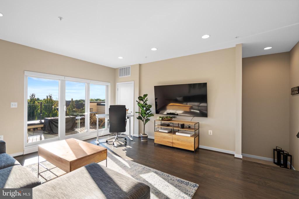 Brambleton, Virginia, 20148, United States, 3 Bedrooms Bedrooms, ,5 BathroomsBathrooms,Residential,For Sale,2005795