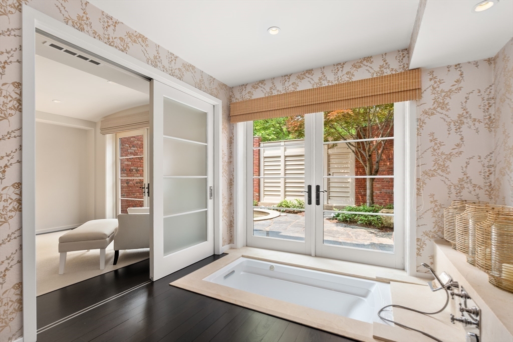 Brookline, Massachusetts, 02467, United States, 7 Bedrooms Bedrooms, ,11 BathroomsBathrooms,Residential,For Sale,1840282