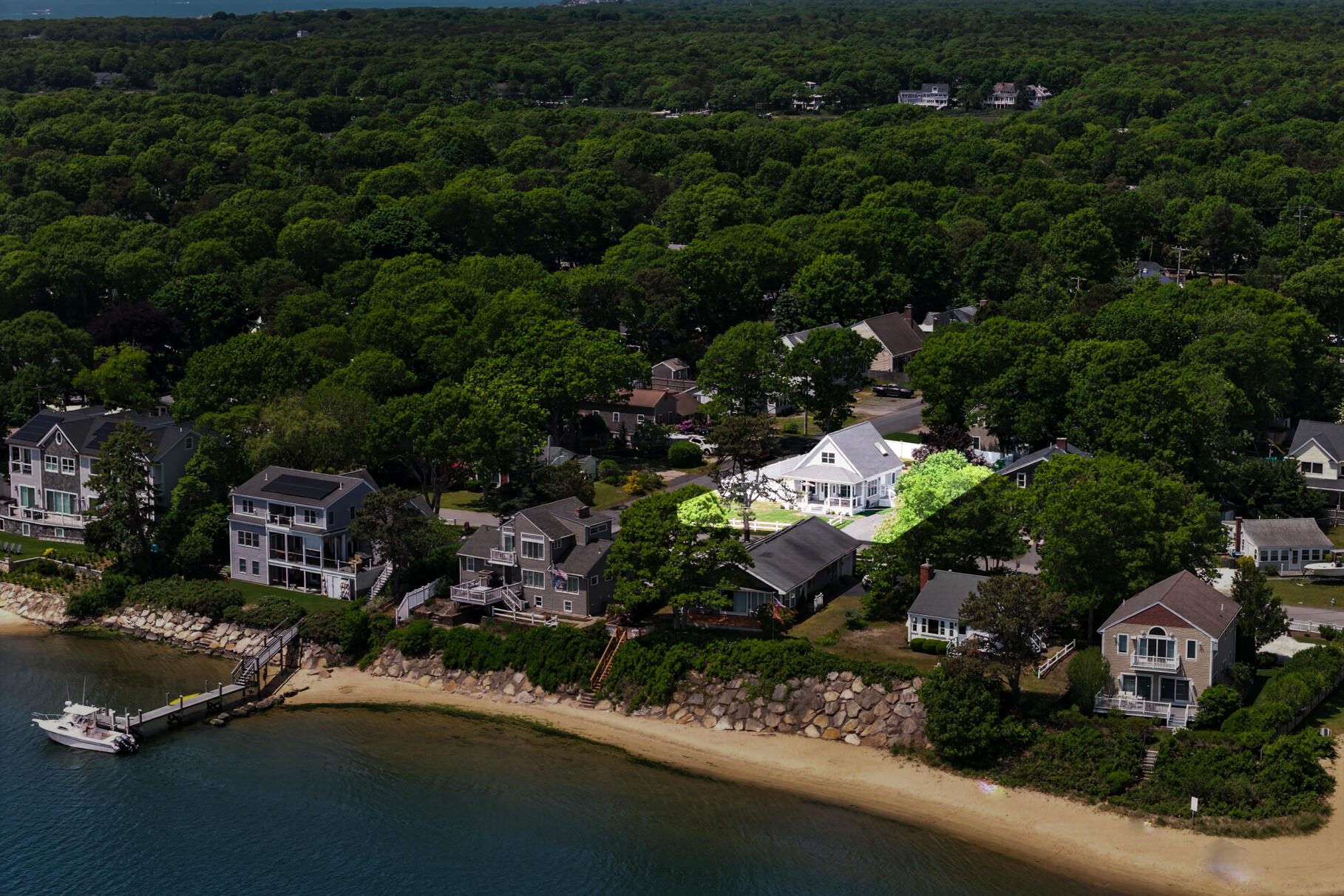  245 Edgewater Drive E - 物件實景