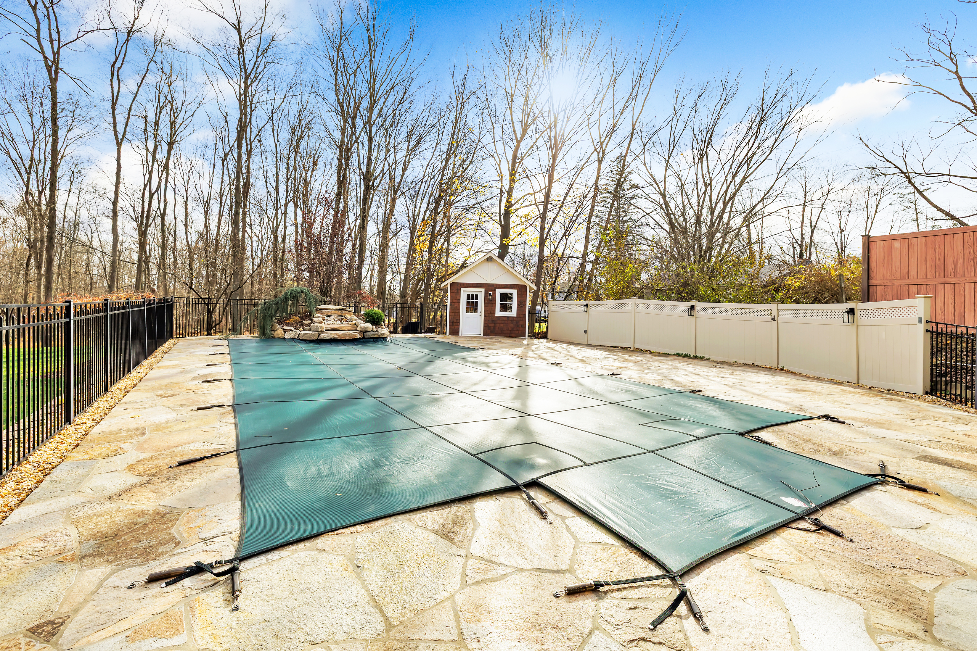 Danbury, Connecticut, 06811, United States, 10 Bedrooms Bedrooms, ,5 BathroomsBathrooms,Residential,For Sale,1992409