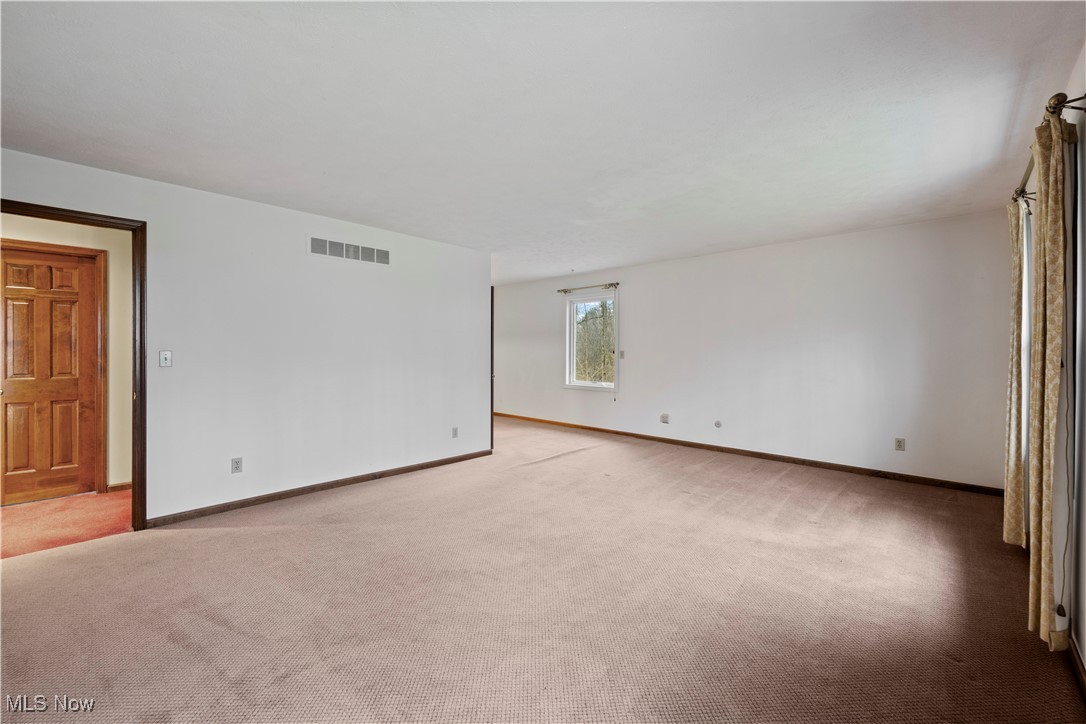 Novelty, Ohio, 44072, United States, 4 Bedrooms Bedrooms, ,3 BathroomsBathrooms,Residential,For Sale,1997729