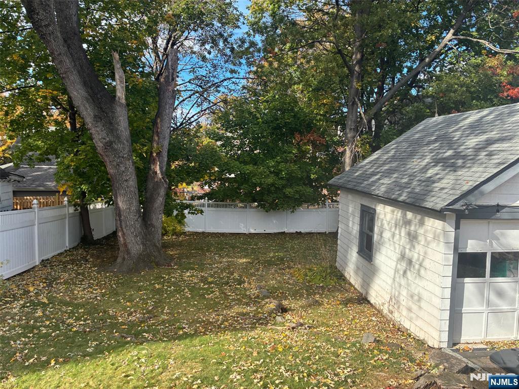 Teaneck, New Jersey, 07666, United States, 3 Bedrooms Bedrooms, ,2 BathroomsBathrooms,Residential,For Sale,1987790