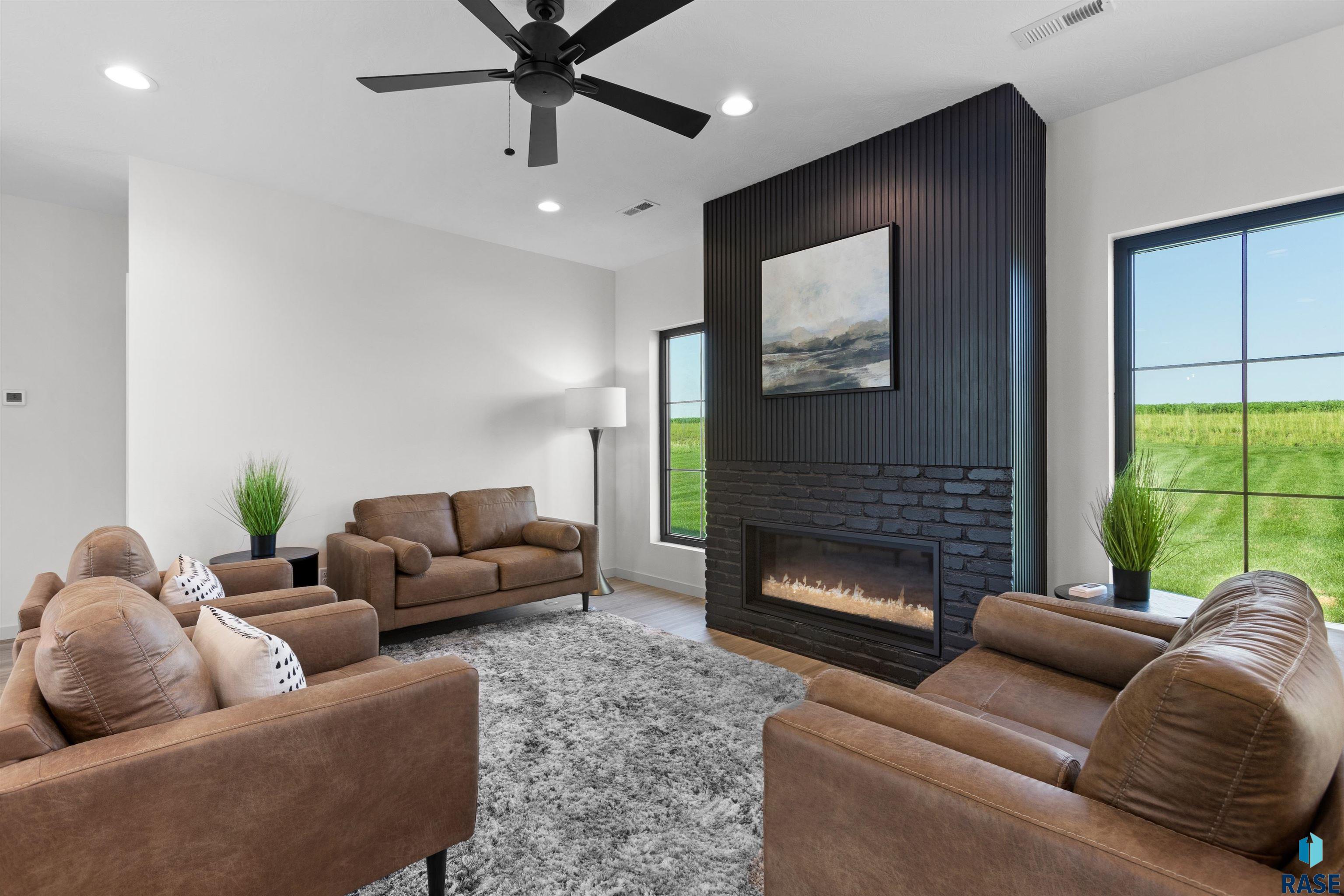 Rock Rapids, Iowa, 51246, United States, 5 Bedrooms Bedrooms, ,3 BathroomsBathrooms,Residential,For Sale,1957836