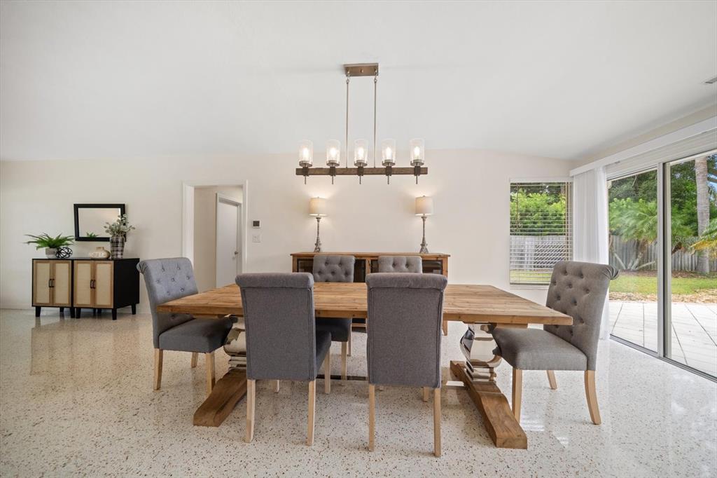 Belleair, Florida, 33756, United States, 2 Bedrooms Bedrooms, ,2 BathroomsBathrooms,Residential,For Sale,1988063