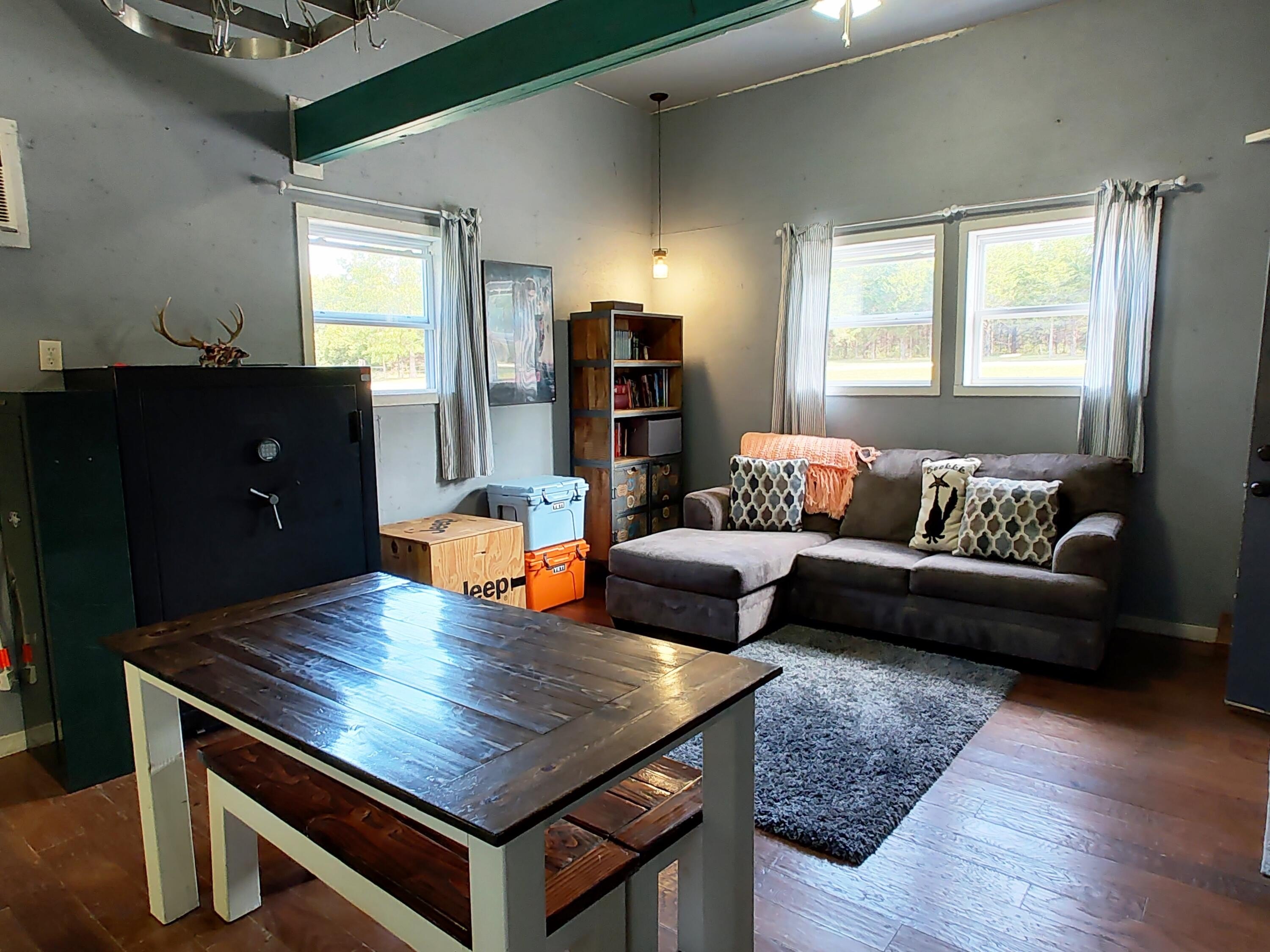 Buffalo, Missouri, 65622, United States, 3 Bedrooms Bedrooms, ,2 BathroomsBathrooms,Residential,For Sale,1974176