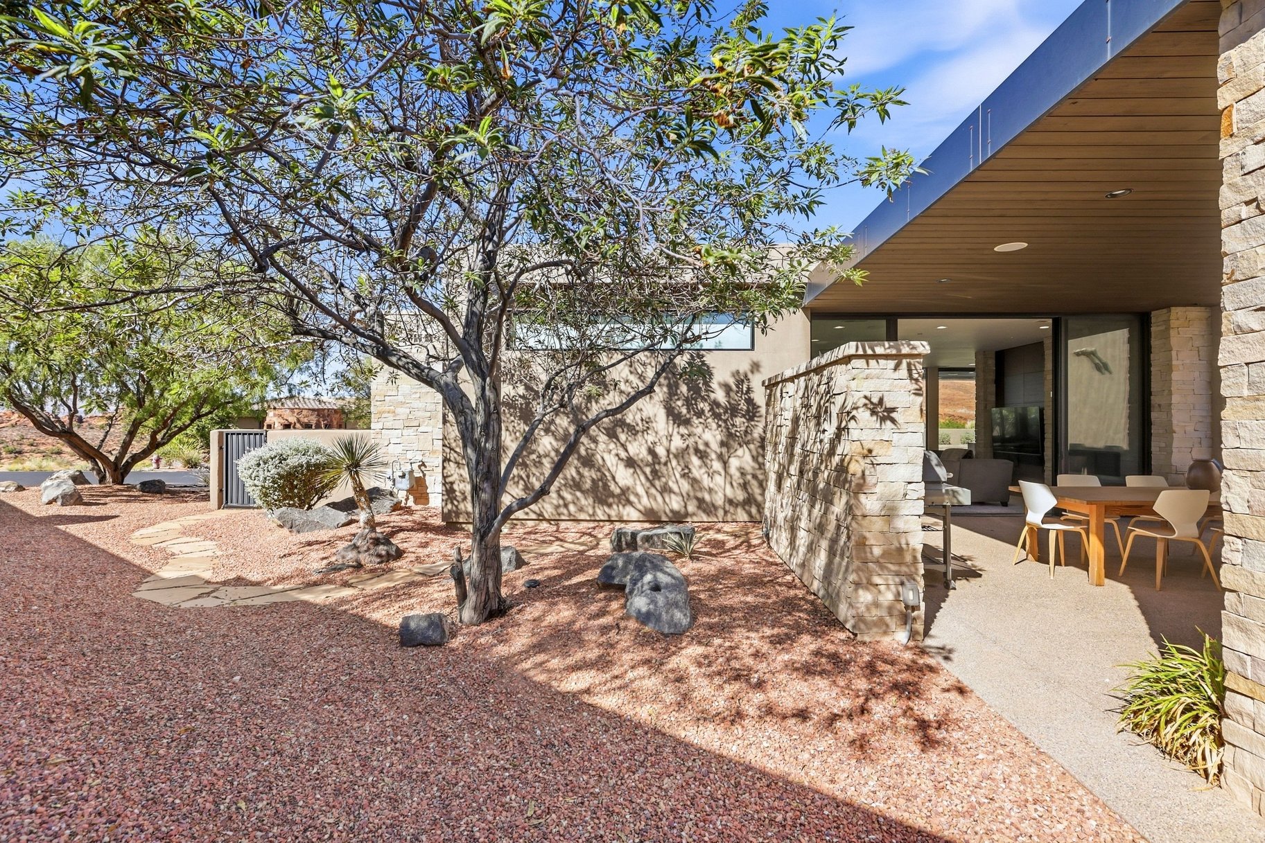  Warm Desert Modern Single Level Living in the Gated side of the Ledges Course - 物件實景