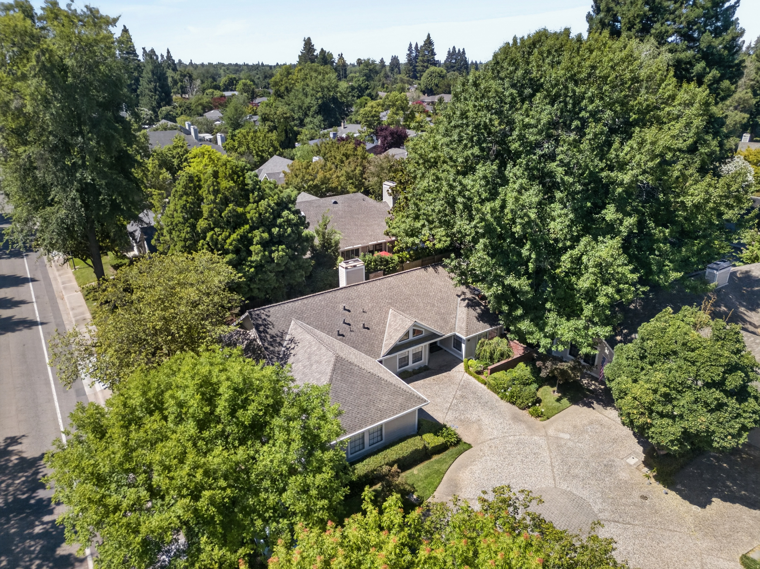  1073 Harrington Way, Carmichael, CA 95608 - 物件實景
