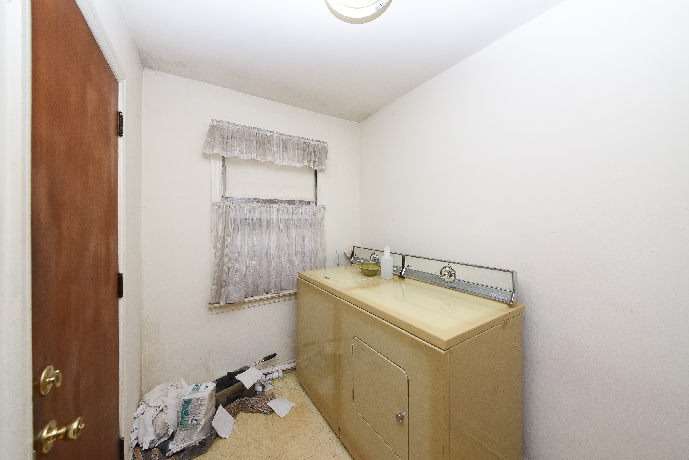 Yardley, Pennsylvania, 19067, United States, 4 Bedrooms Bedrooms, ,2 BathroomsBathrooms,Residential,For Sale,1985667