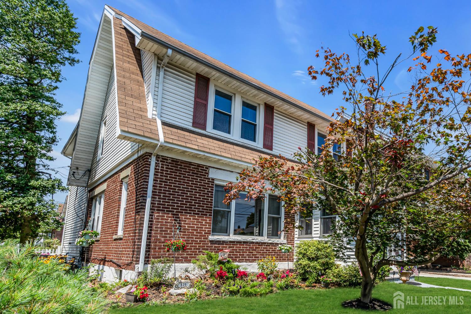Woodbridge Proper, New Jersey, 07095, United States, 5 Bedrooms Bedrooms, ,2 BathroomsBathrooms,Residential,For Sale,1906051
