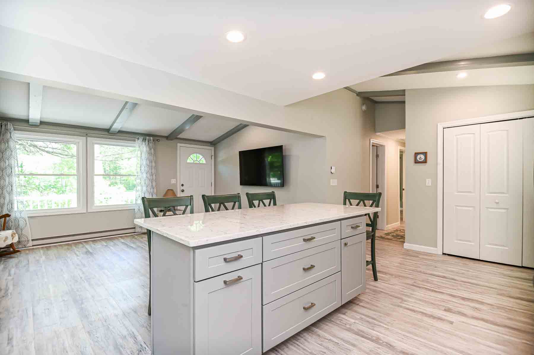 York, Maine, 03909, United States, 3 Bedrooms Bedrooms, ,1 BathroomBathrooms,Residential,For Sale,1965511