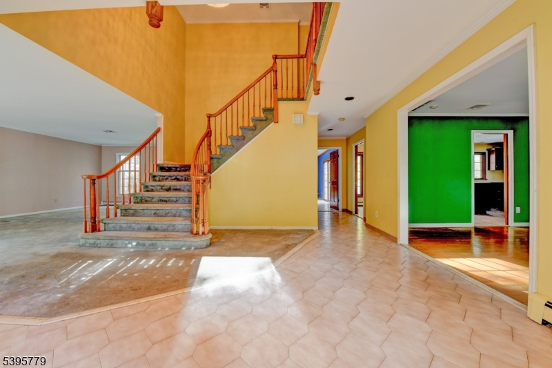 Kinnelon Boro, New Jersey, 07405, United States, 3 Bedrooms Bedrooms, ,3 BathroomsBathrooms,Residential,For Sale,1989629