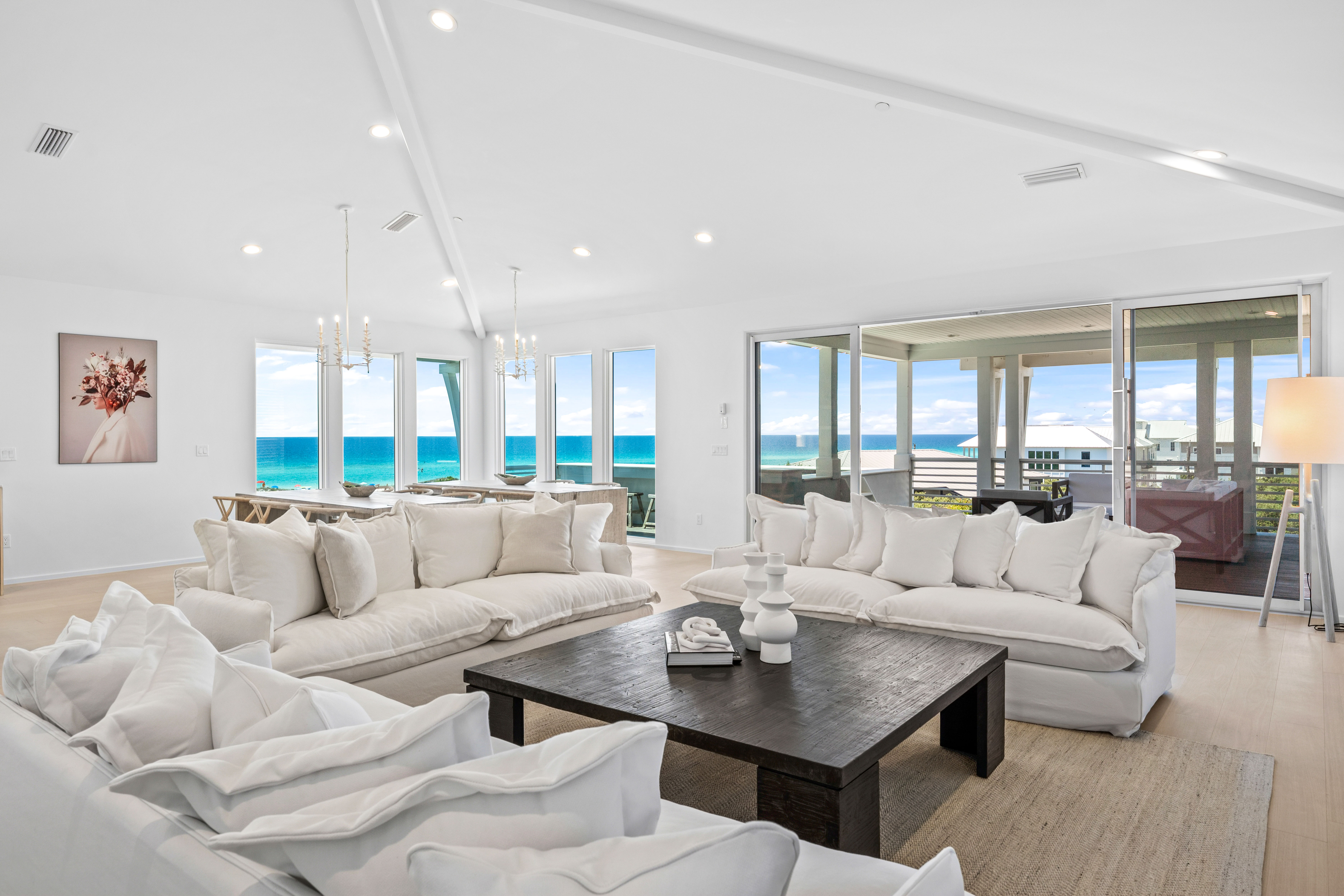  Four-Level Coastal Estate with Gulf Views in Exclusive Mala Beach - 物件實景