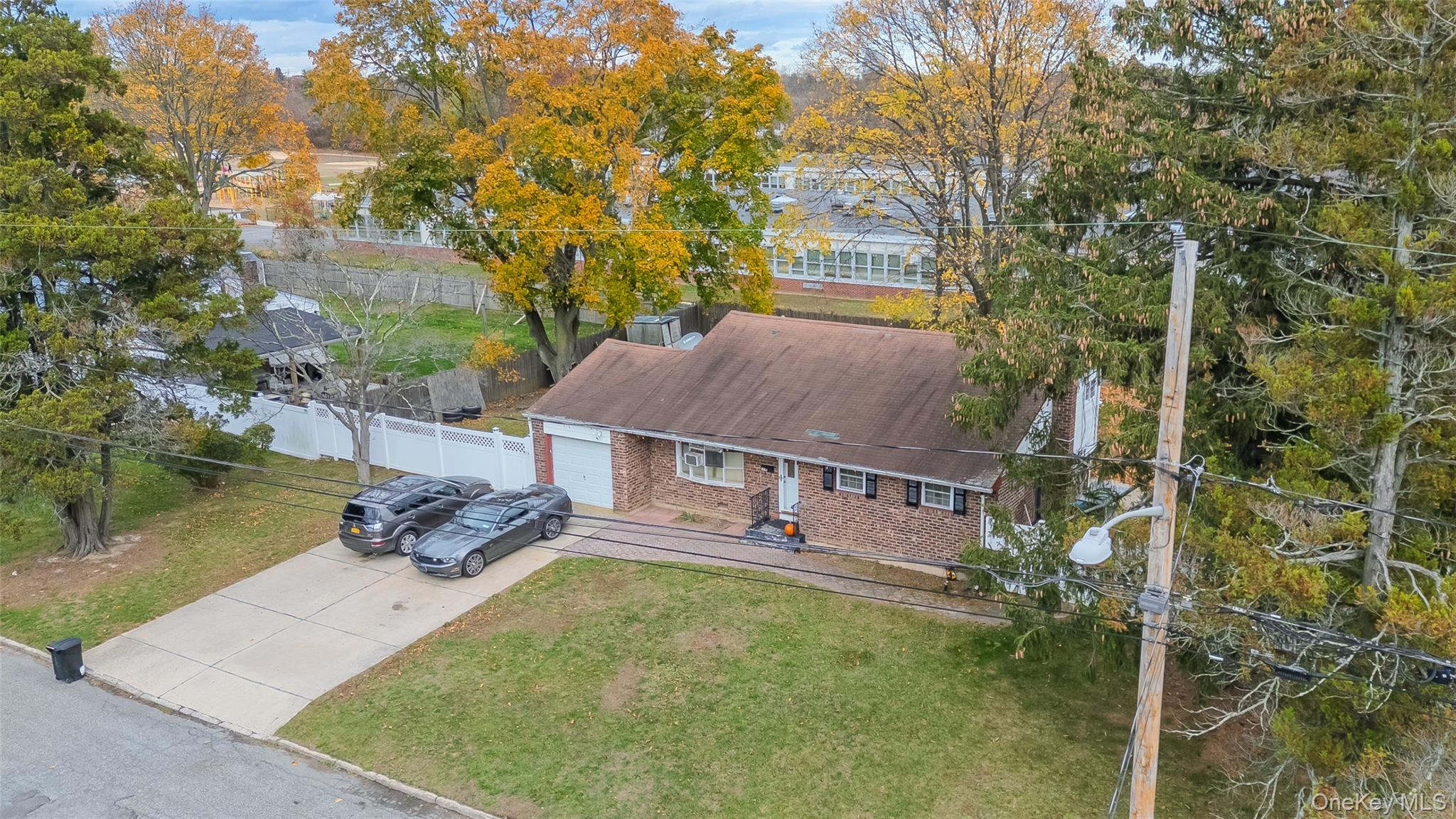 Bay Shore, New York, 11706, United States, 3 Bedrooms Bedrooms, ,3 BathroomsBathrooms,Residential,For Sale,1992406