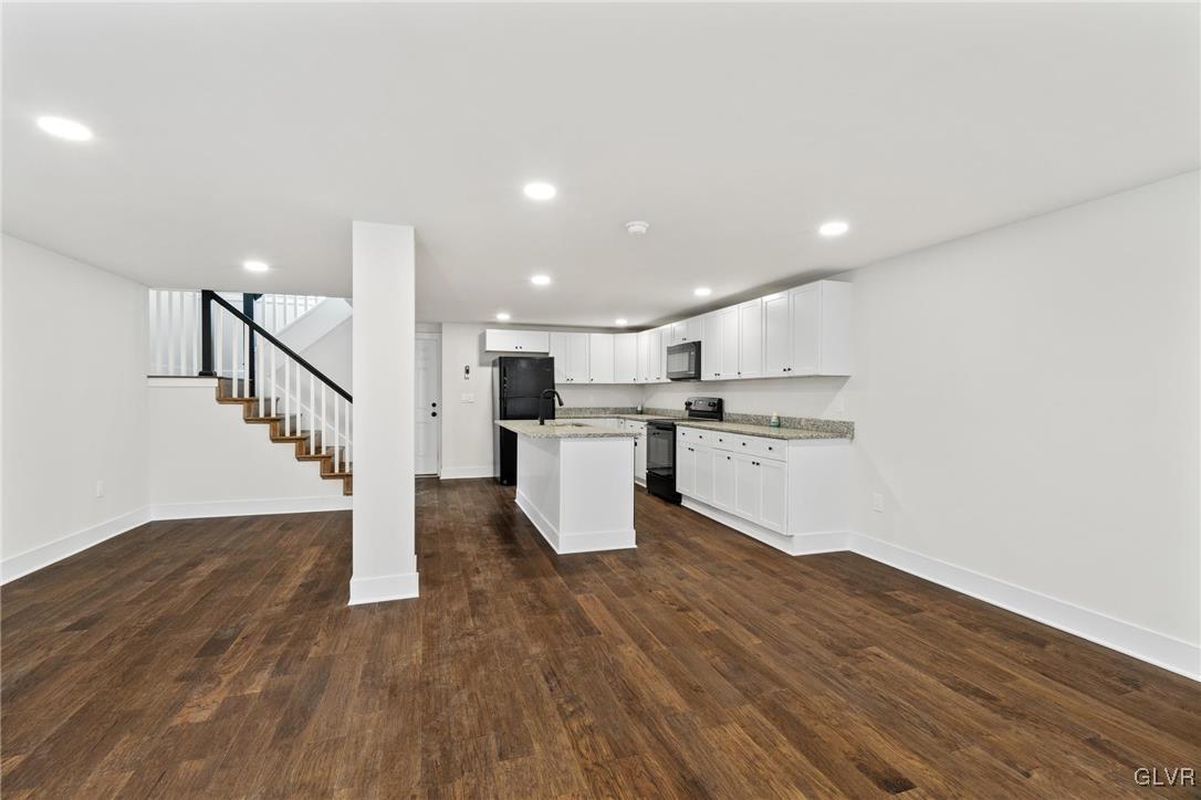 Allentown City, Pennsylvania, 18109, United States, 5 Bedrooms Bedrooms, ,5 BathroomsBathrooms,Residential,For Sale,1759200