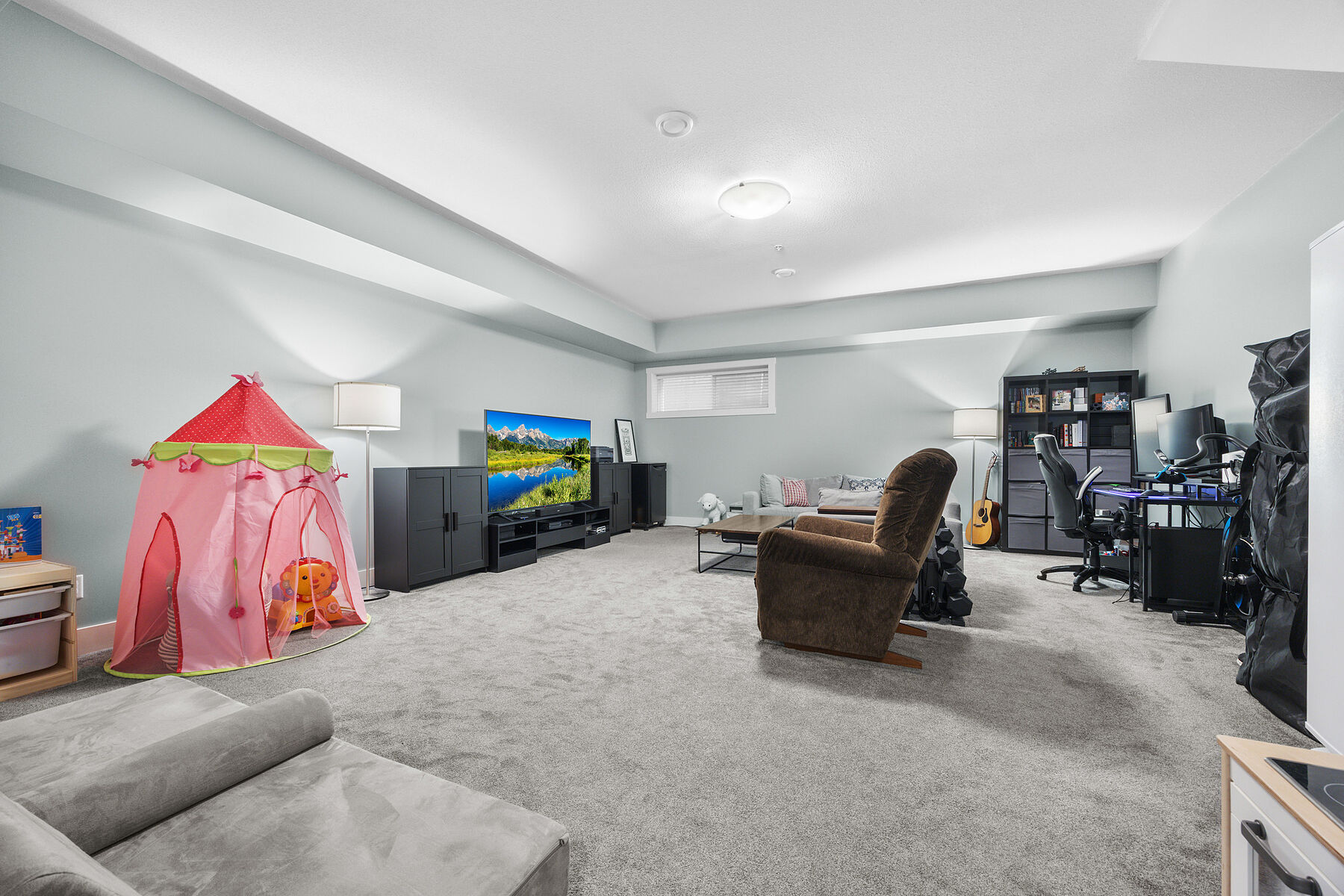 Well Maintained Townhome - 物件實景