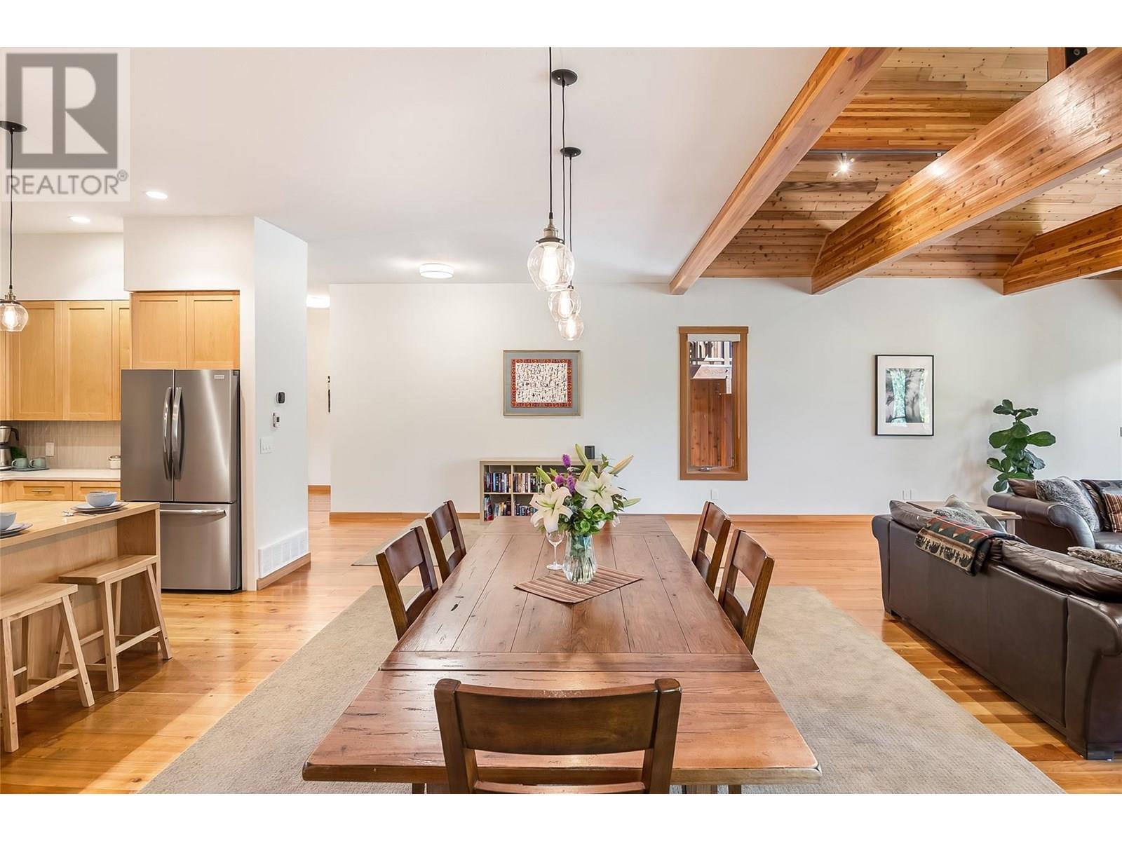 REVELSTOKE, British Columbia, V0E 2S3, CA, 6 Bedrooms Bedrooms, ,4 BathroomsBathrooms,Residential,For Sale,1912503