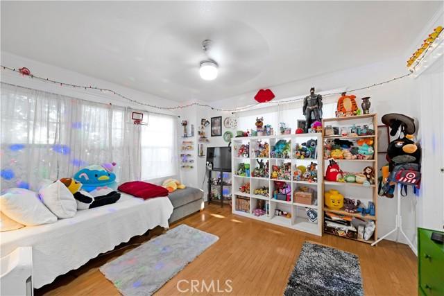Los Angeles, California, 90016, United States, 4 Bedrooms Bedrooms, ,2 BathroomsBathrooms,Residential,For Sale,1850746